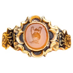 Ungewöhnliche frühe viktorianische 18K Gold Orange Achat Urne Intaglio Schwarz Emaille Mourning