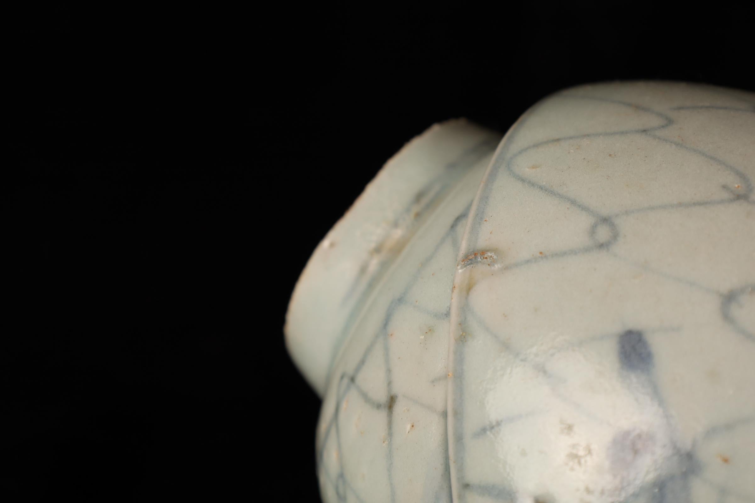 Inusual taza de horno Imari del periodo Edo en venta 11