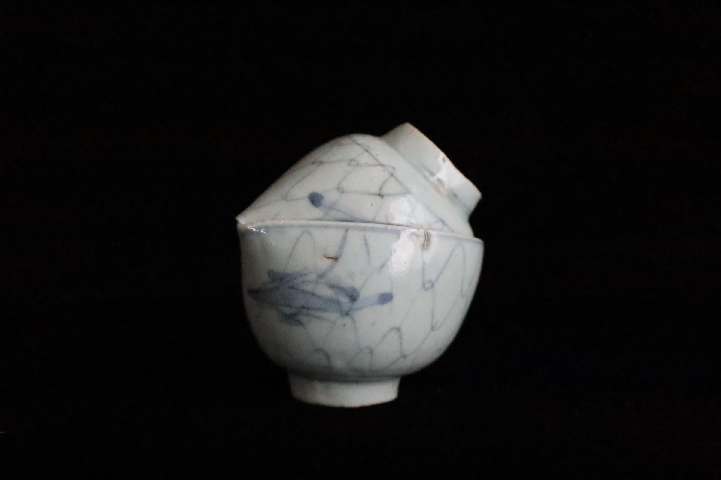 Inusual taza de horno Imari del periodo Edo Hecho a mano en venta