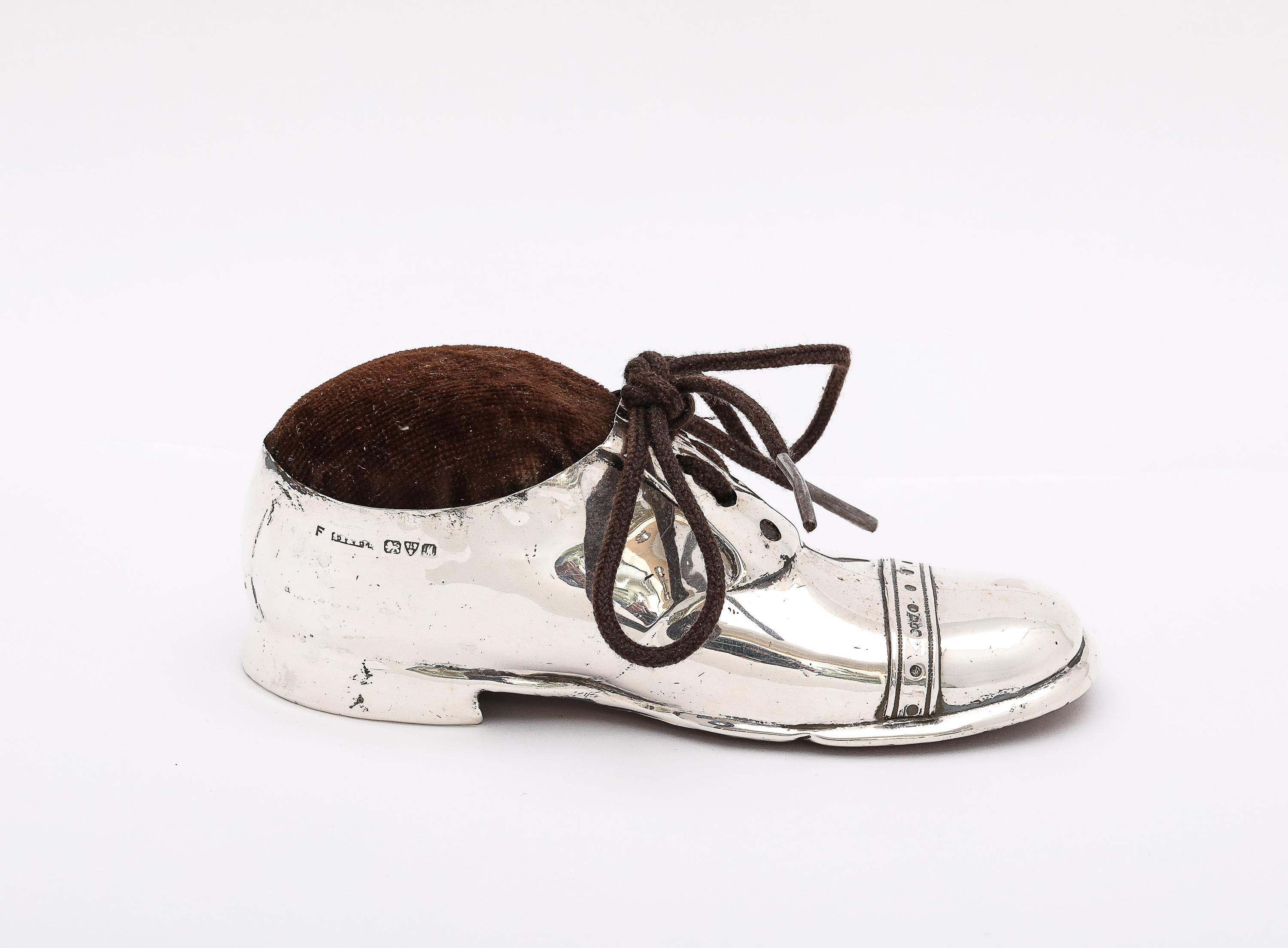 Unusual Edwardian Period Sterling Silver Shoe-Form Pin Cushion In Good Condition In New York, NY