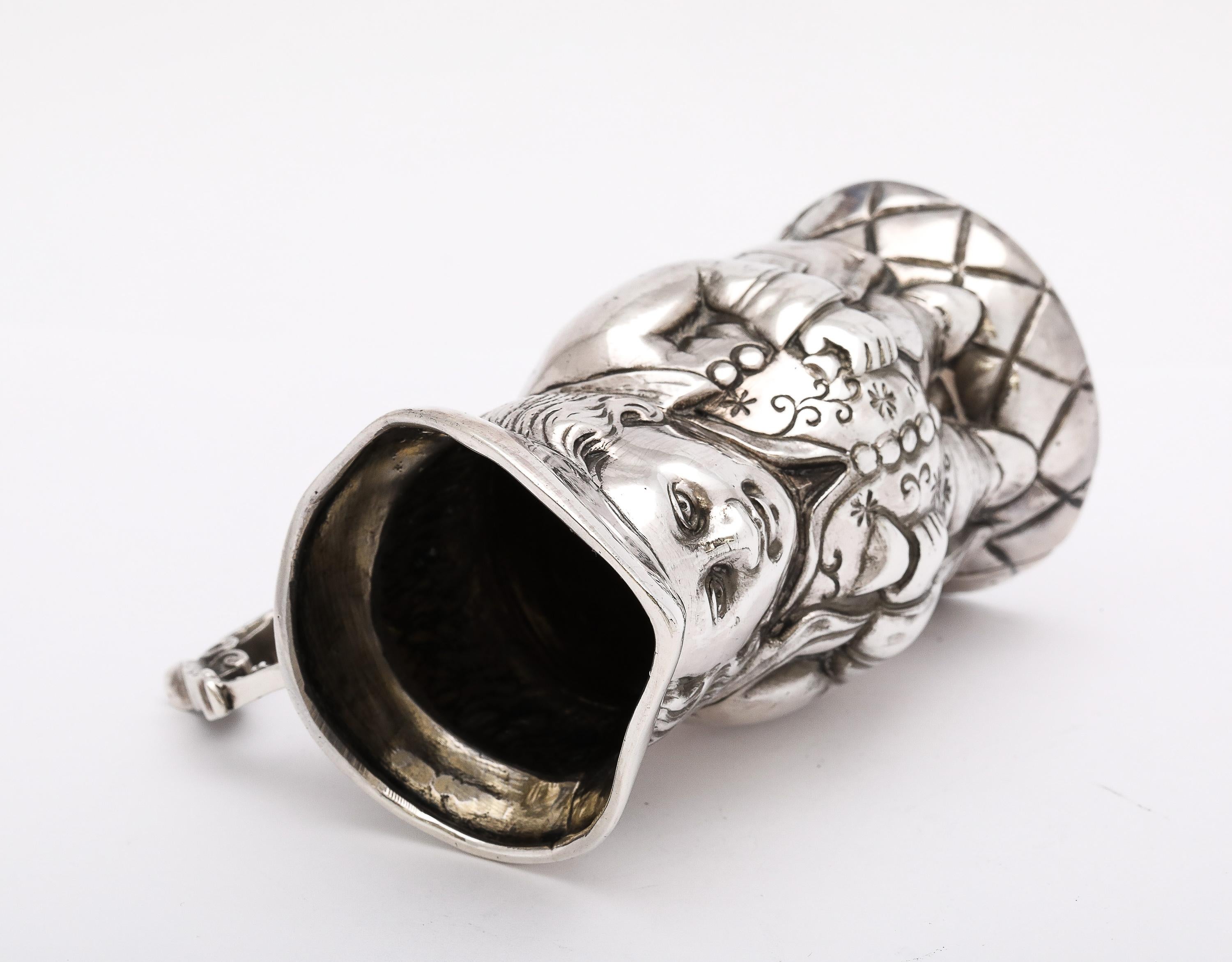 Inusual jarra de crema en forma de taza Toby de plata de ley de la época eduardiana en venta 6