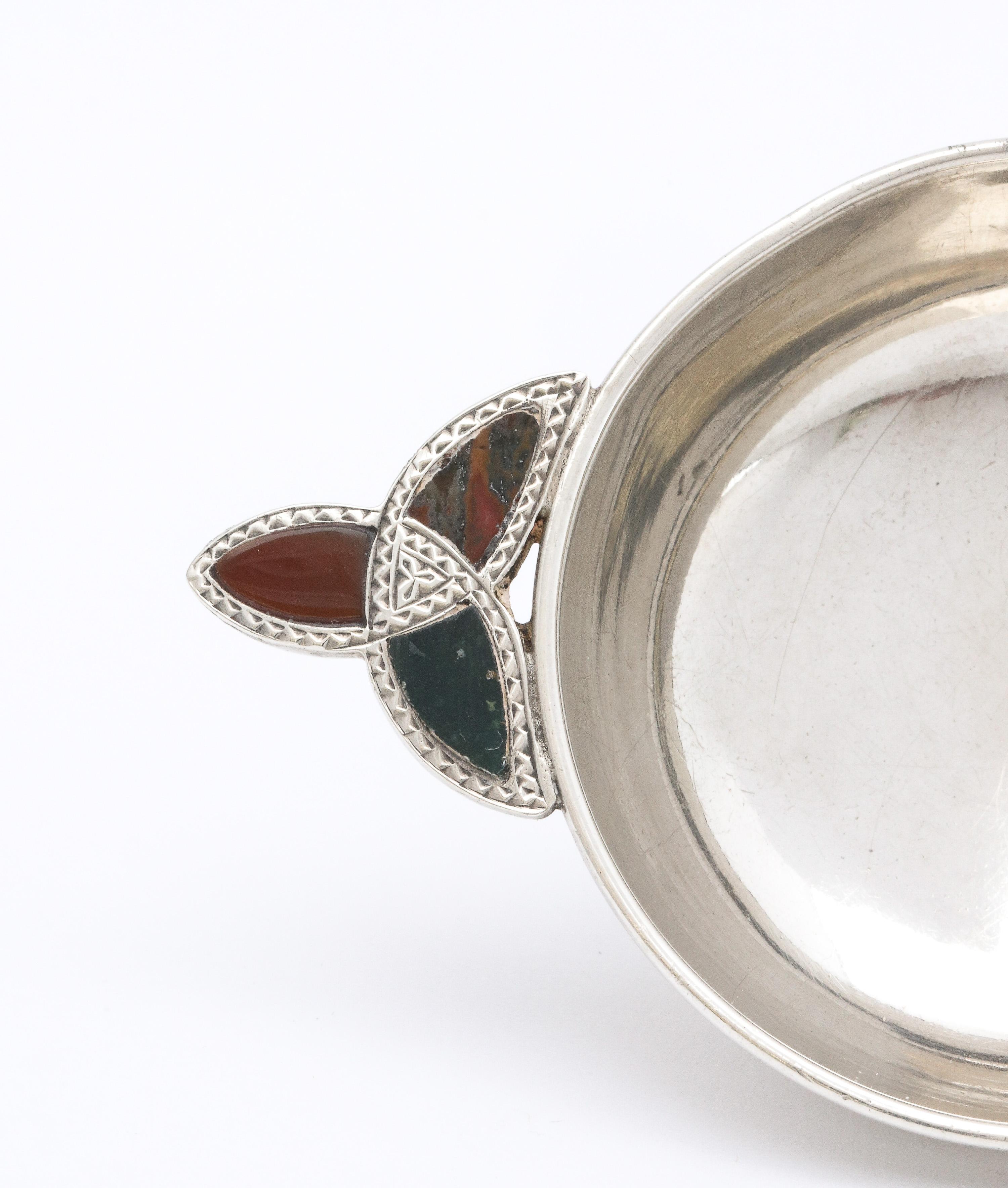 Unusual Edwardian Sterling Silver and Scottish Agate Quaich 5