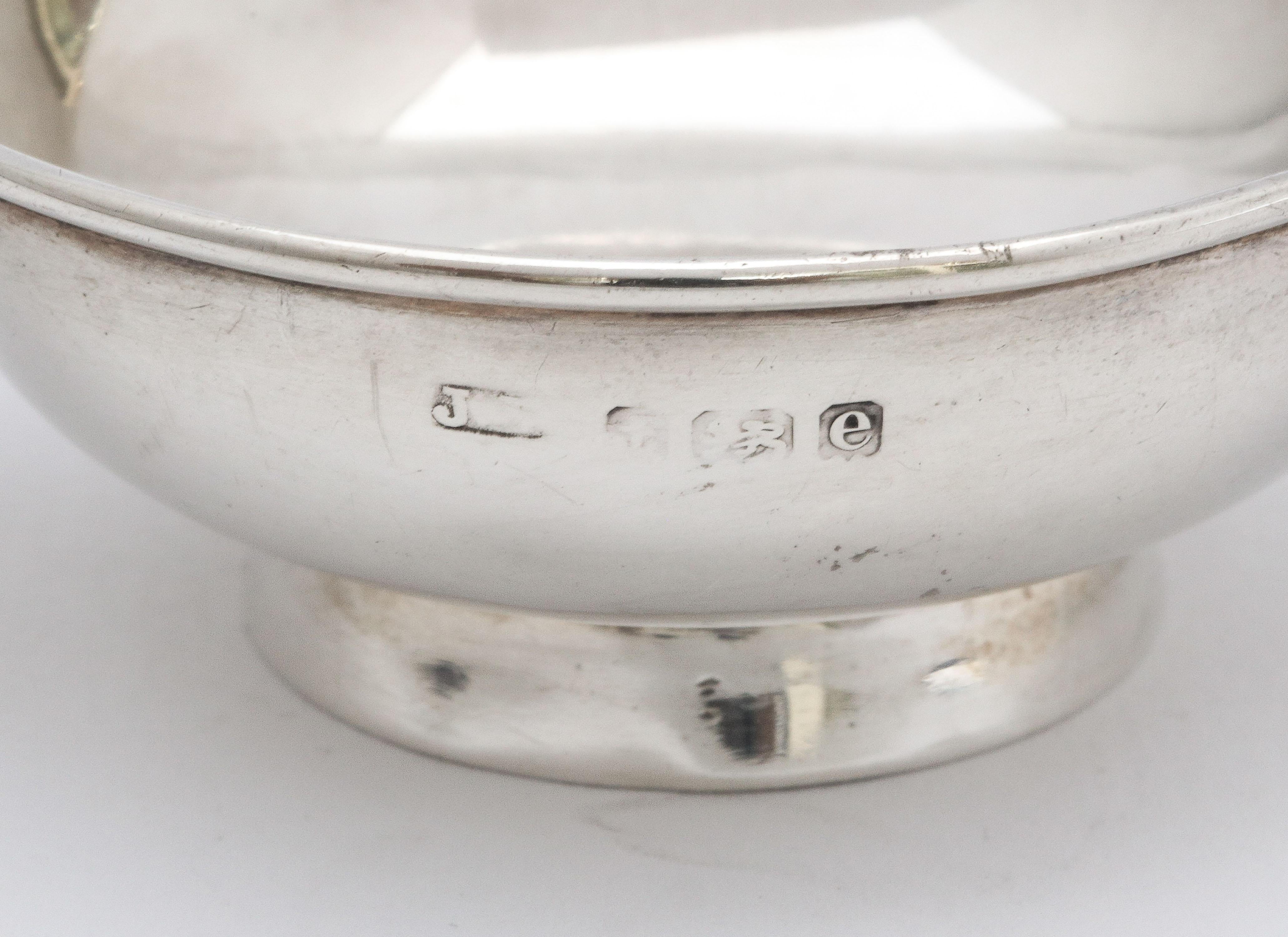 Unusual Edwardian Sterling Silver and Scottish Agate Quaich In Good Condition In New York, NY