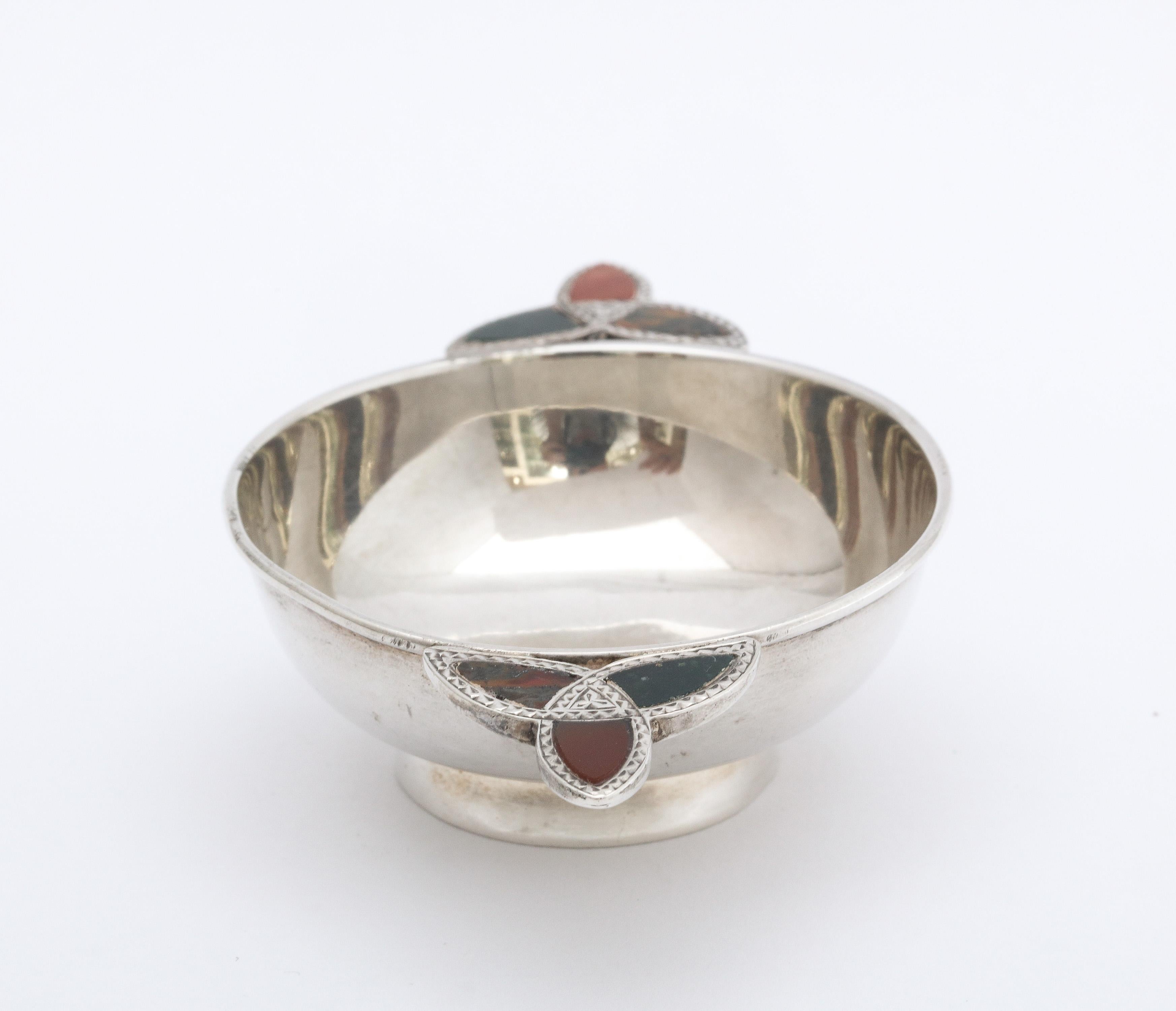 Early 20th Century Unusual Edwardian Sterling Silver and Scottish Agate Quaich