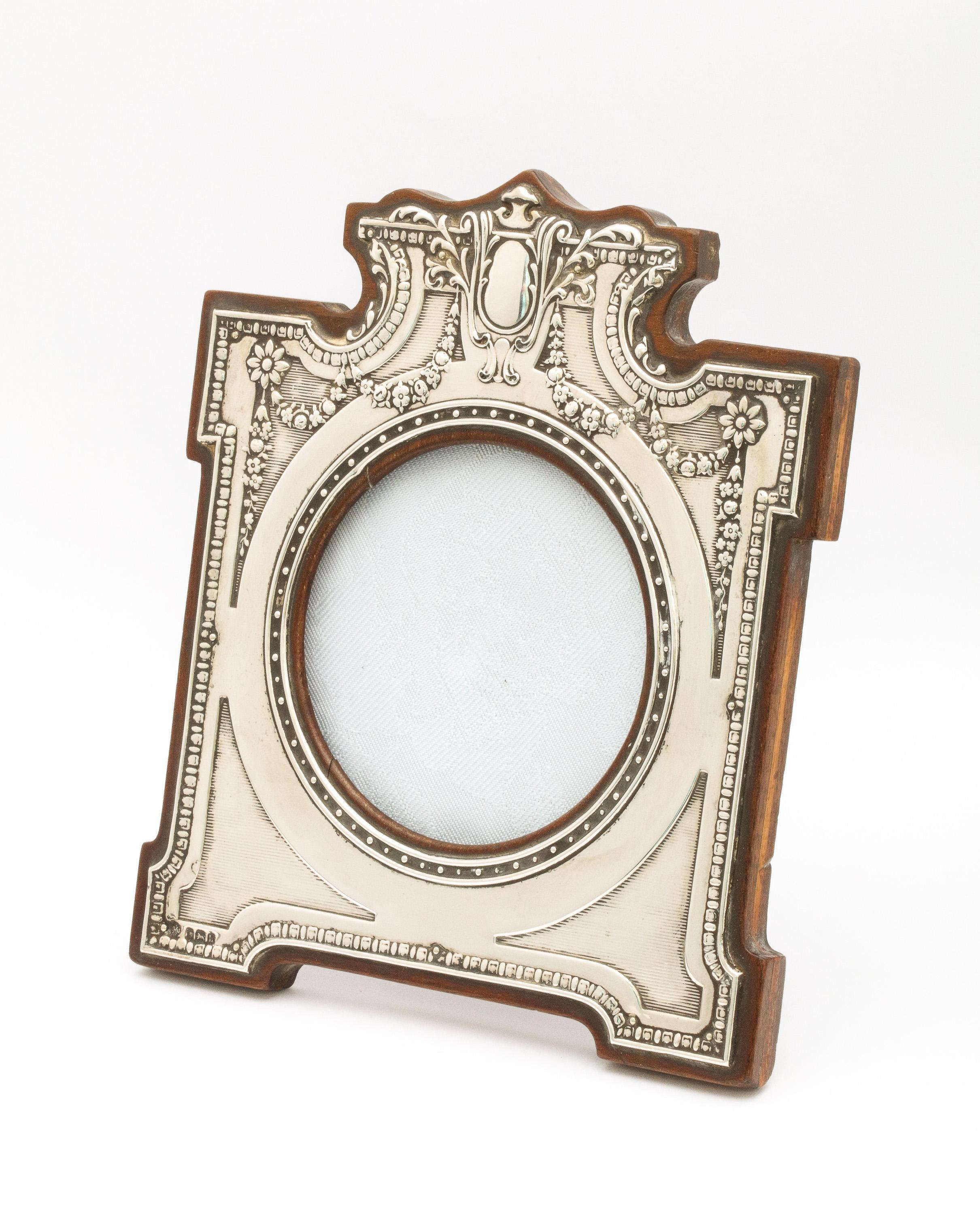 Unusual Edwardian Sterling Silver Picture Frame with Wood Back 6