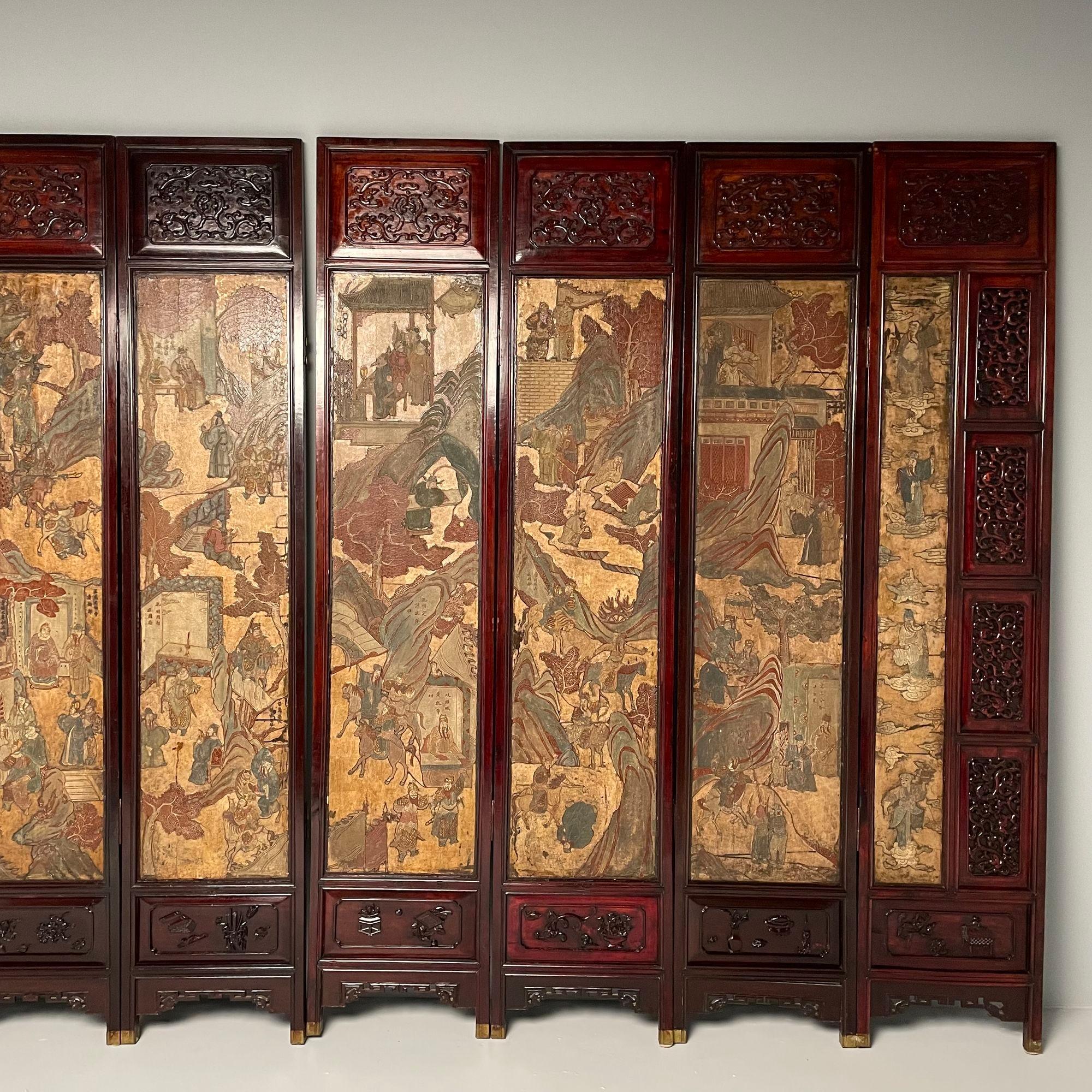 Unusual Eight Panel Chinese Coromandel Screen circa 1700-1800 with Carved Frame For Sale 4