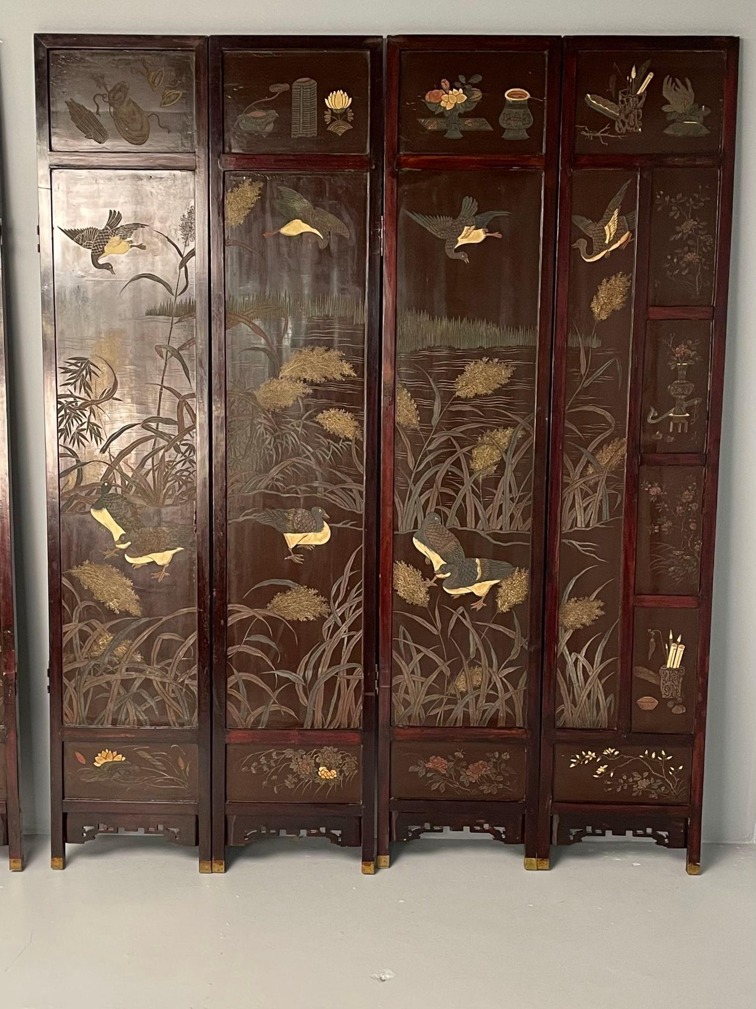 Unusual Eight Panel Chinese Coromandel Screen circa 1700-1800 with Carved Frame For Sale 7