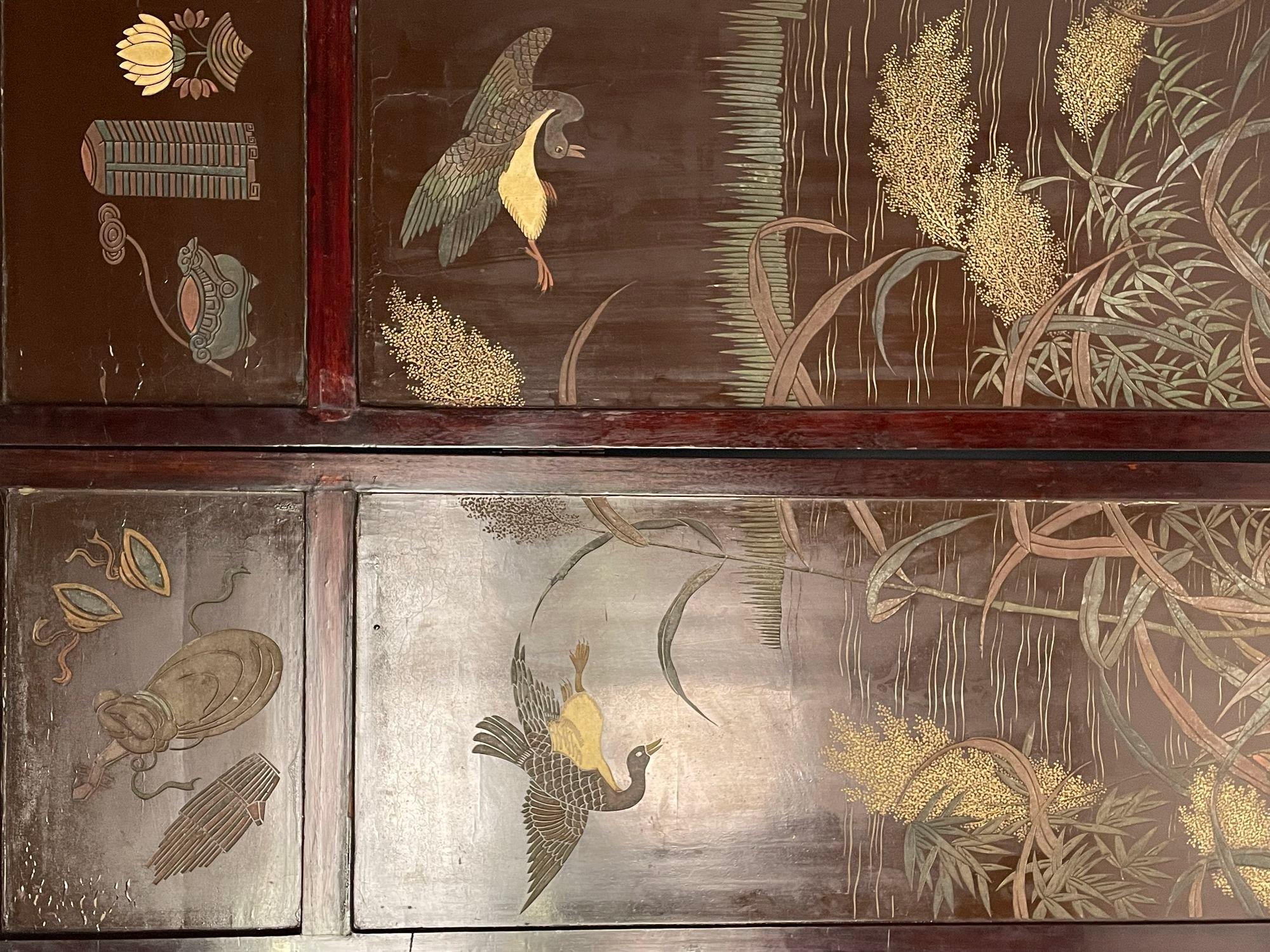 Ungewöhnlicher achtteiliger chinesischer Koromandel-Bildschirm um 1700-1800 mit geschnitztem Rahmen im Angebot 12