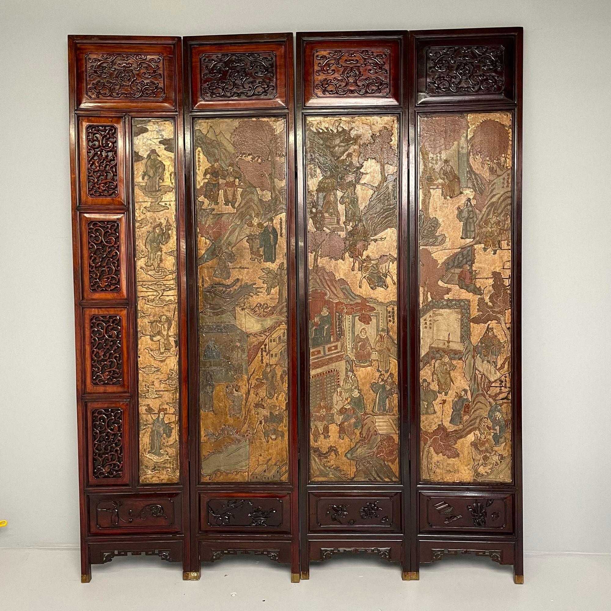 Paravent chinois Coromandel à huit panneaux, circa 1700-1800, avec cadre sculpté Bon état - En vente à Stamford, CT