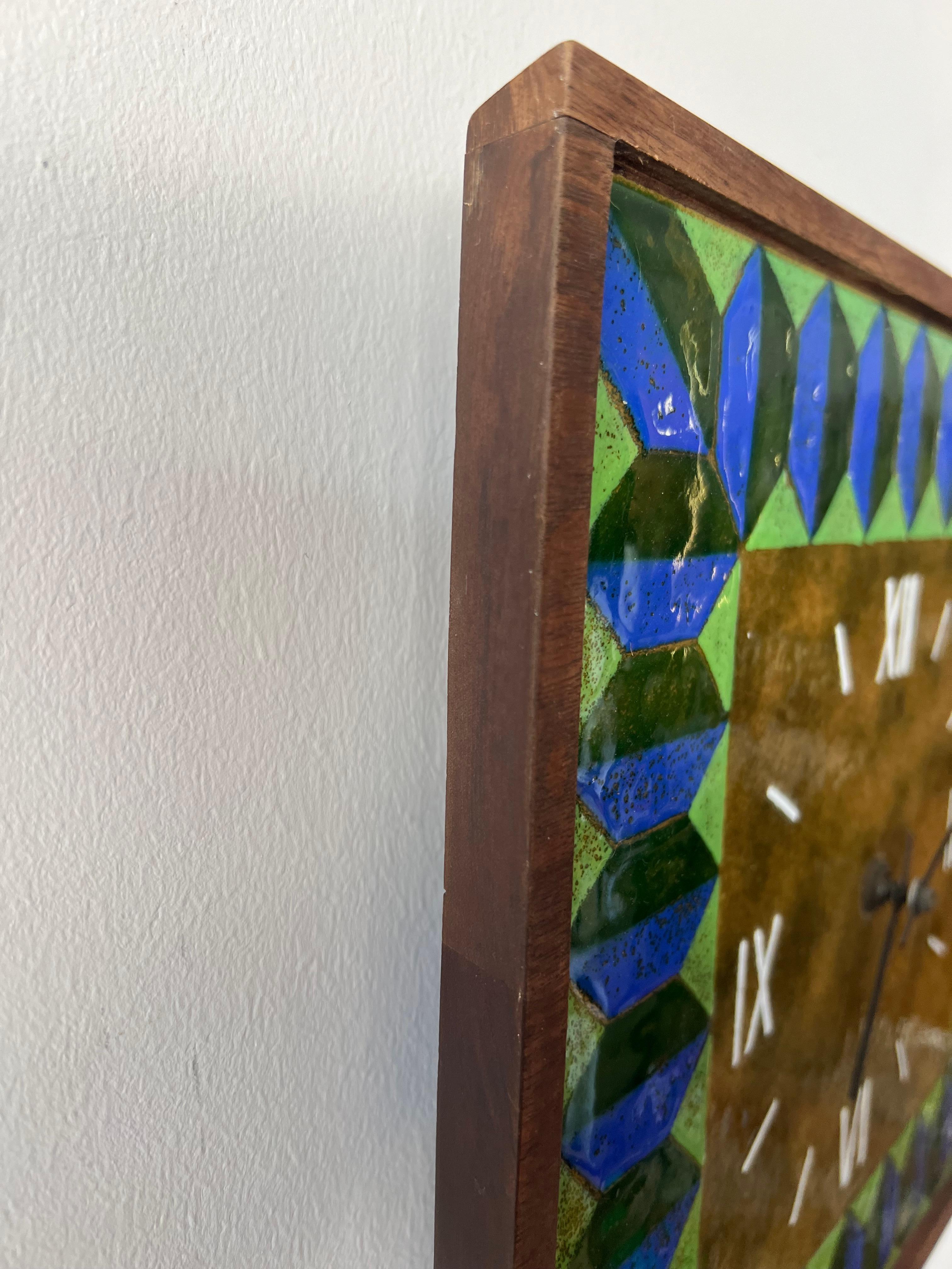 Milieu du XXe siècle Horloge murale inhabituelle en émail des années 1960 en vente