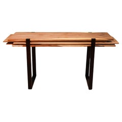 Table console inhabituelle à cinq planches de bois à bord vif