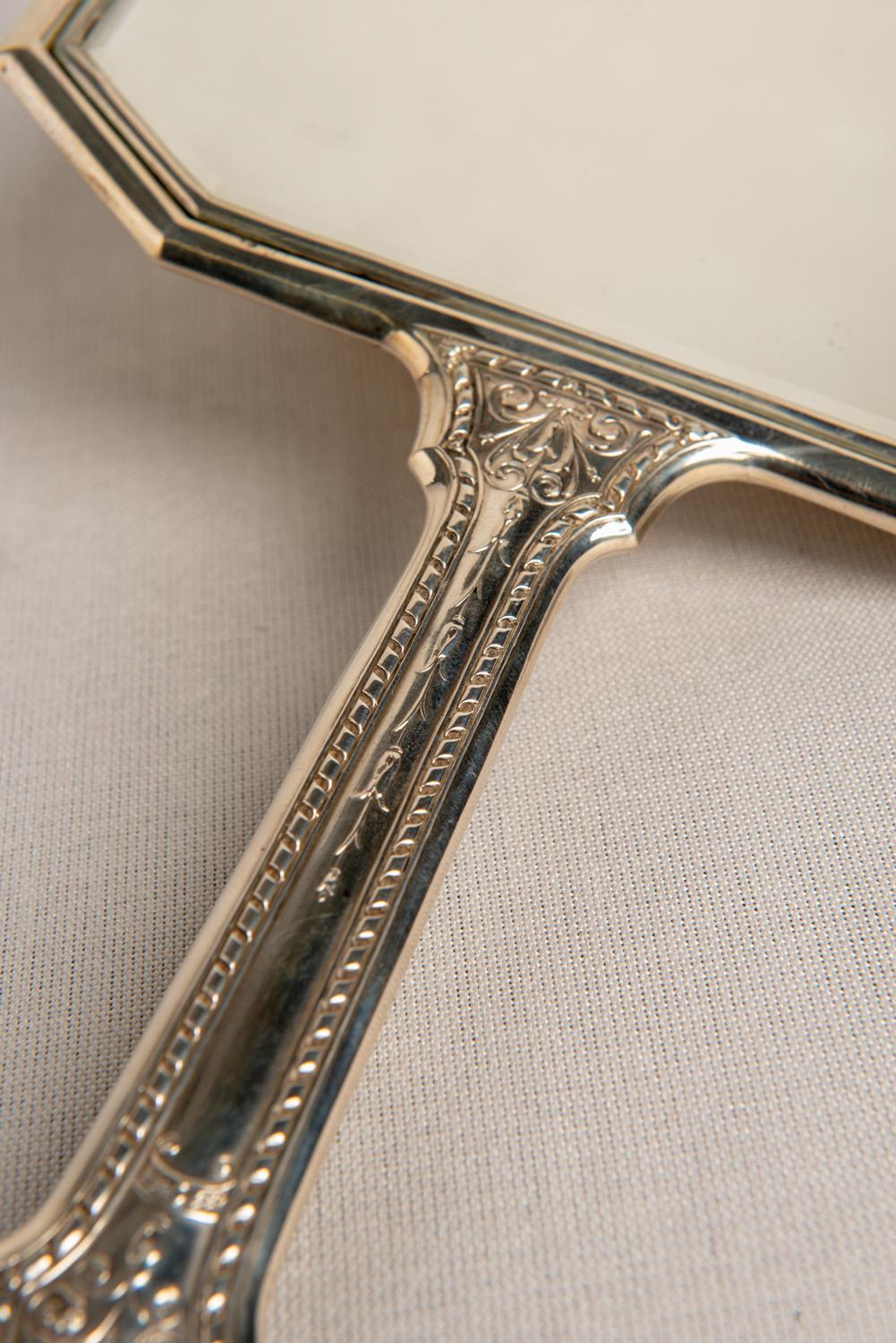 Ungewöhnliche Form für silbernen USA-Spiegel mit Handgriff (Silber) im Angebot