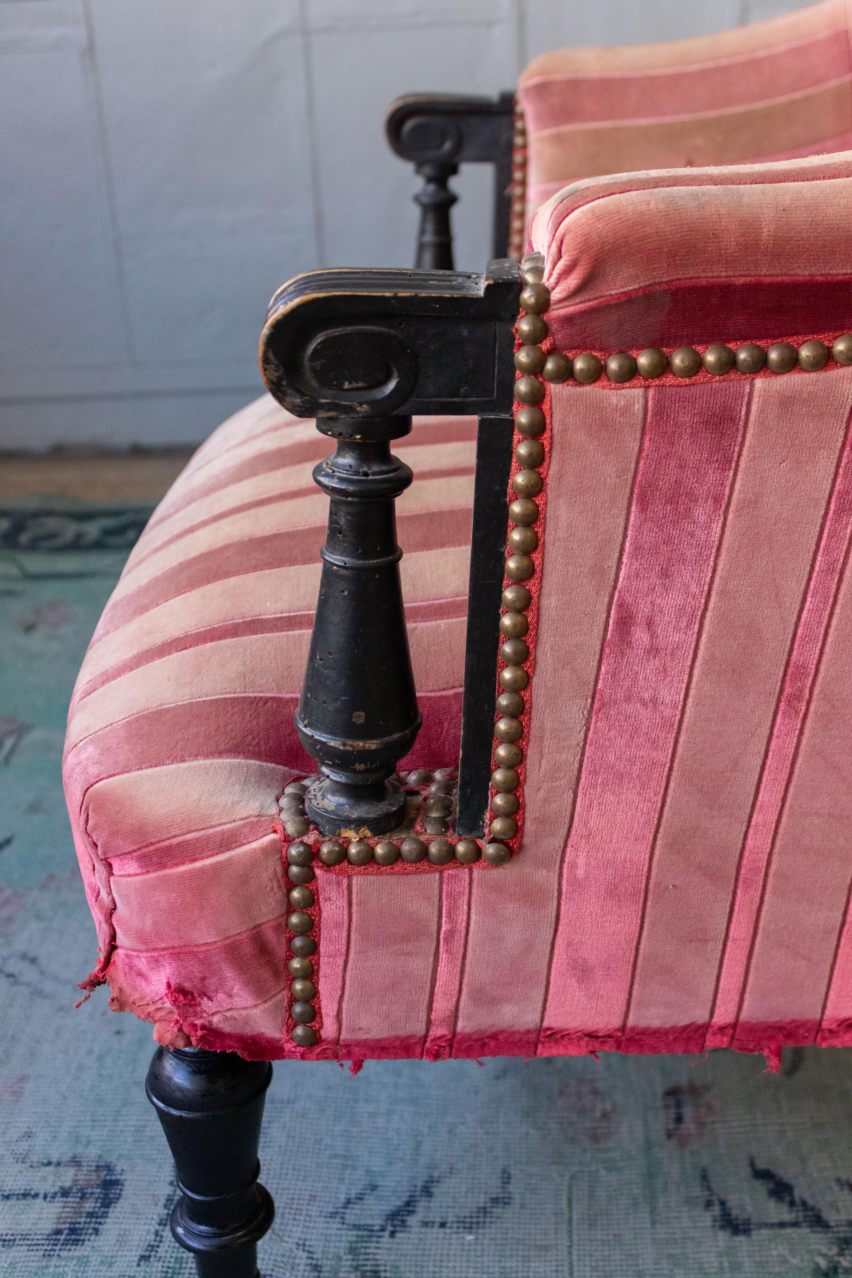 Unusual French Armchair in Faded Red Velvet (Französisch)