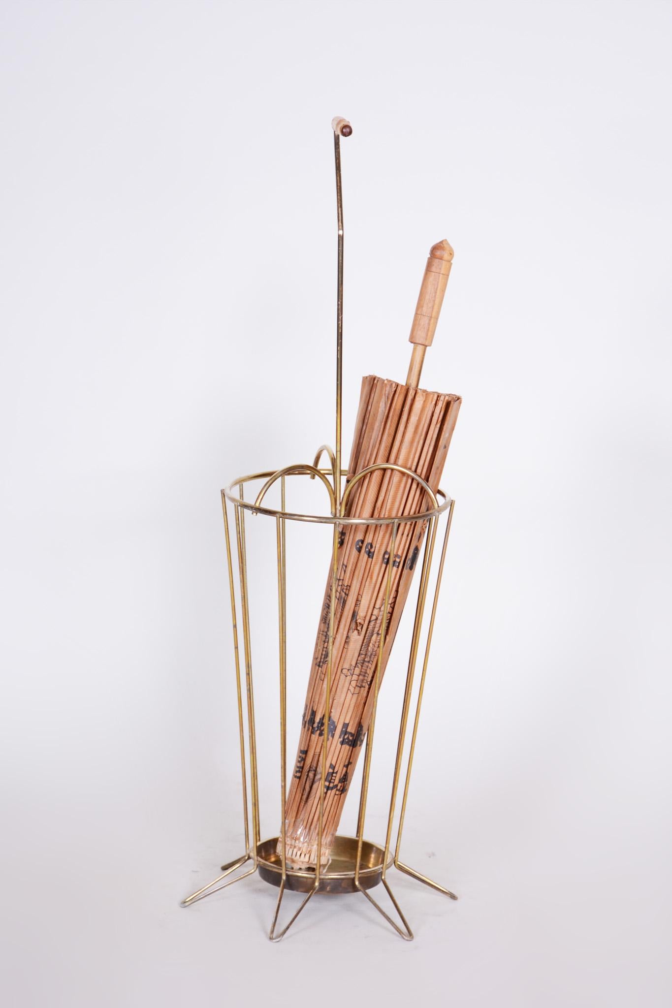 Insolito portaombrelli francese in ottone, condizioni originali ben conservate, anni '50 In condizioni buone in vendita a Brandys nad Labem, Středočeský kraj