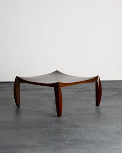 Table basse française originale en noyer, datant des années 1960 environ