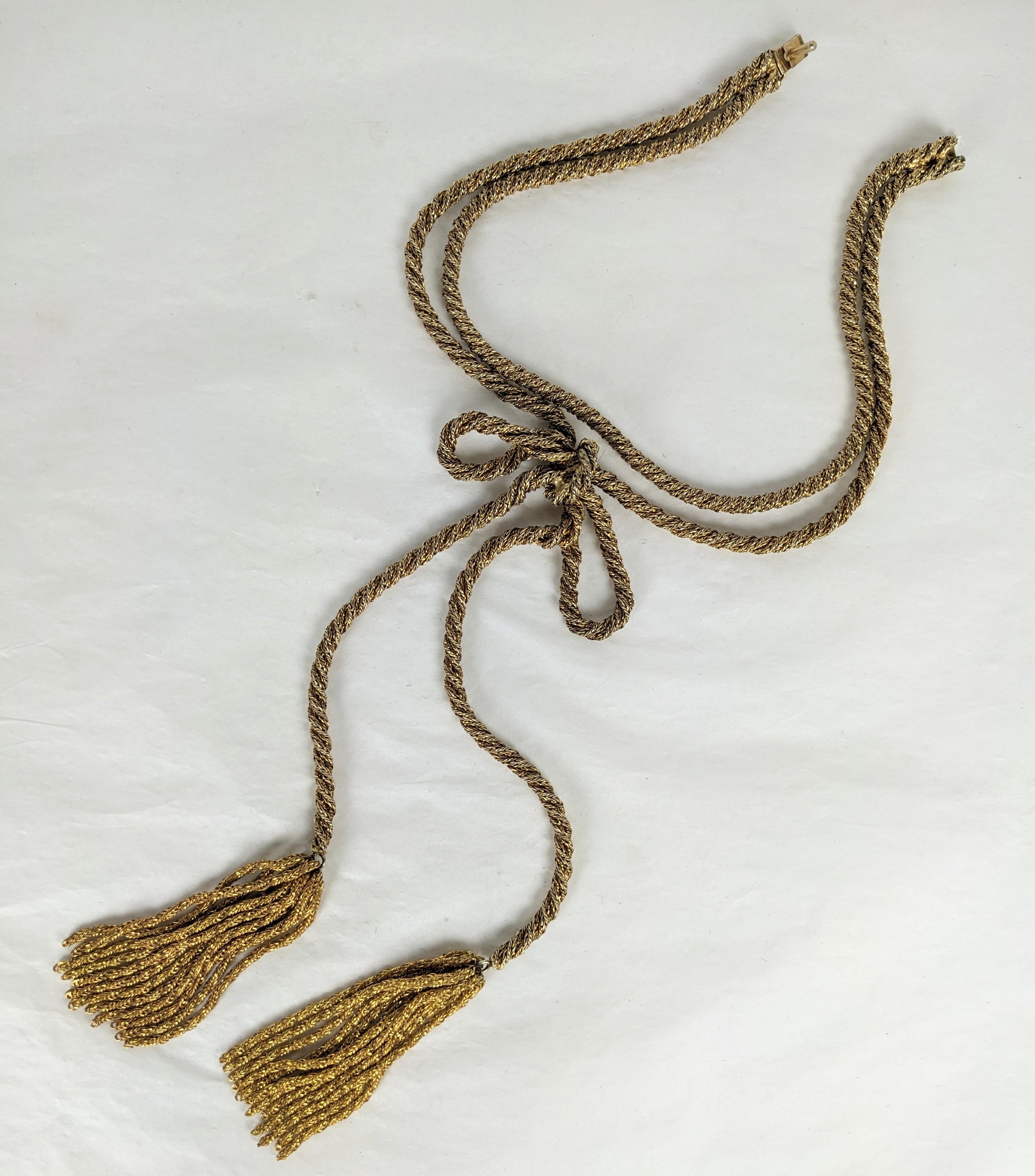 Insolita collana francese con fiocco in corda dorata In condizioni buone in vendita a New York, NY