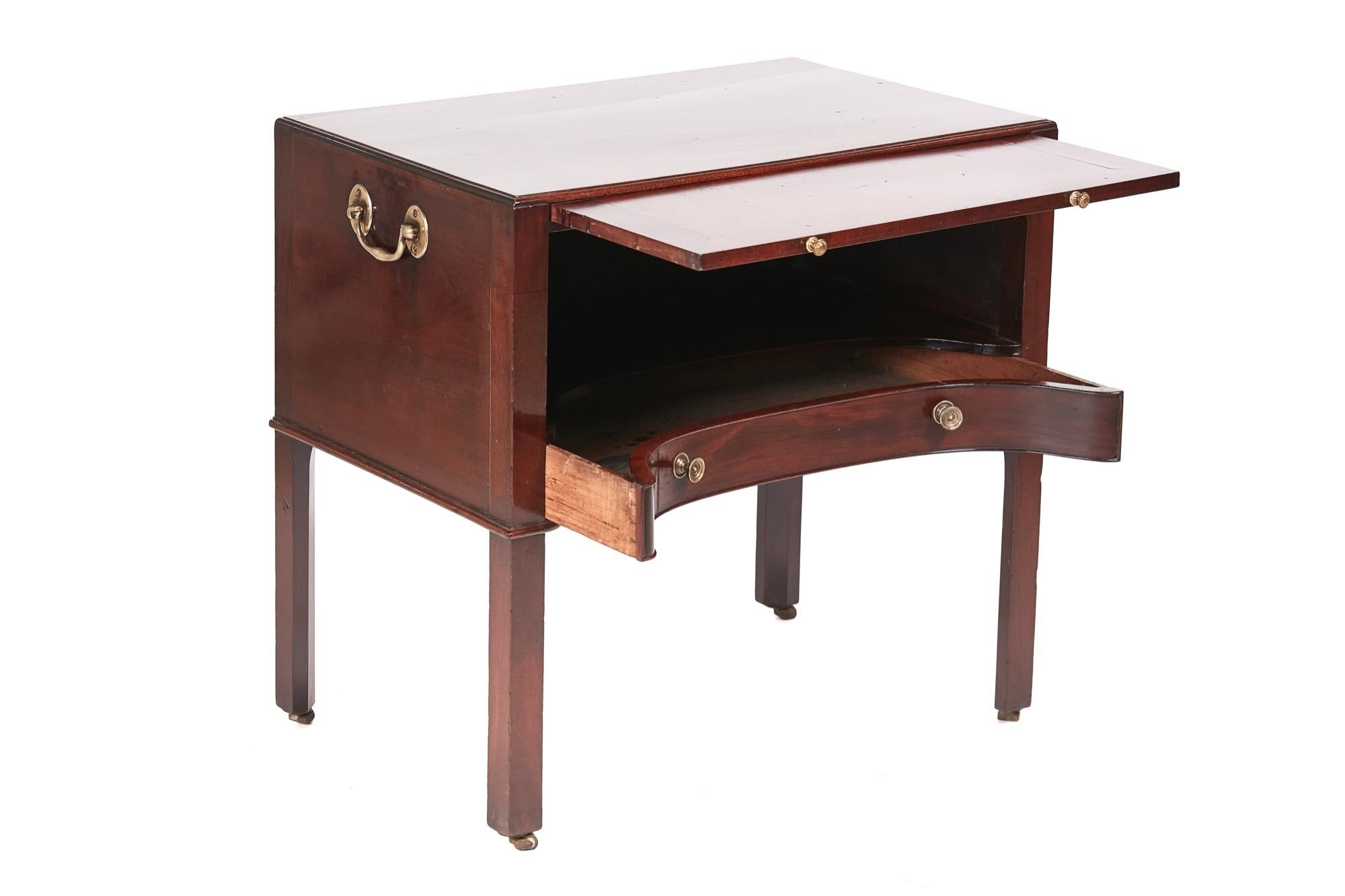 Unusual George III mahogany bedside cabinet, lovely quality mahogany shaped top, brushing slide and a shaped drawer, original brass carrying handles, standing on four square chamfer legs with original castors
Lovely color and condition.
Measures: