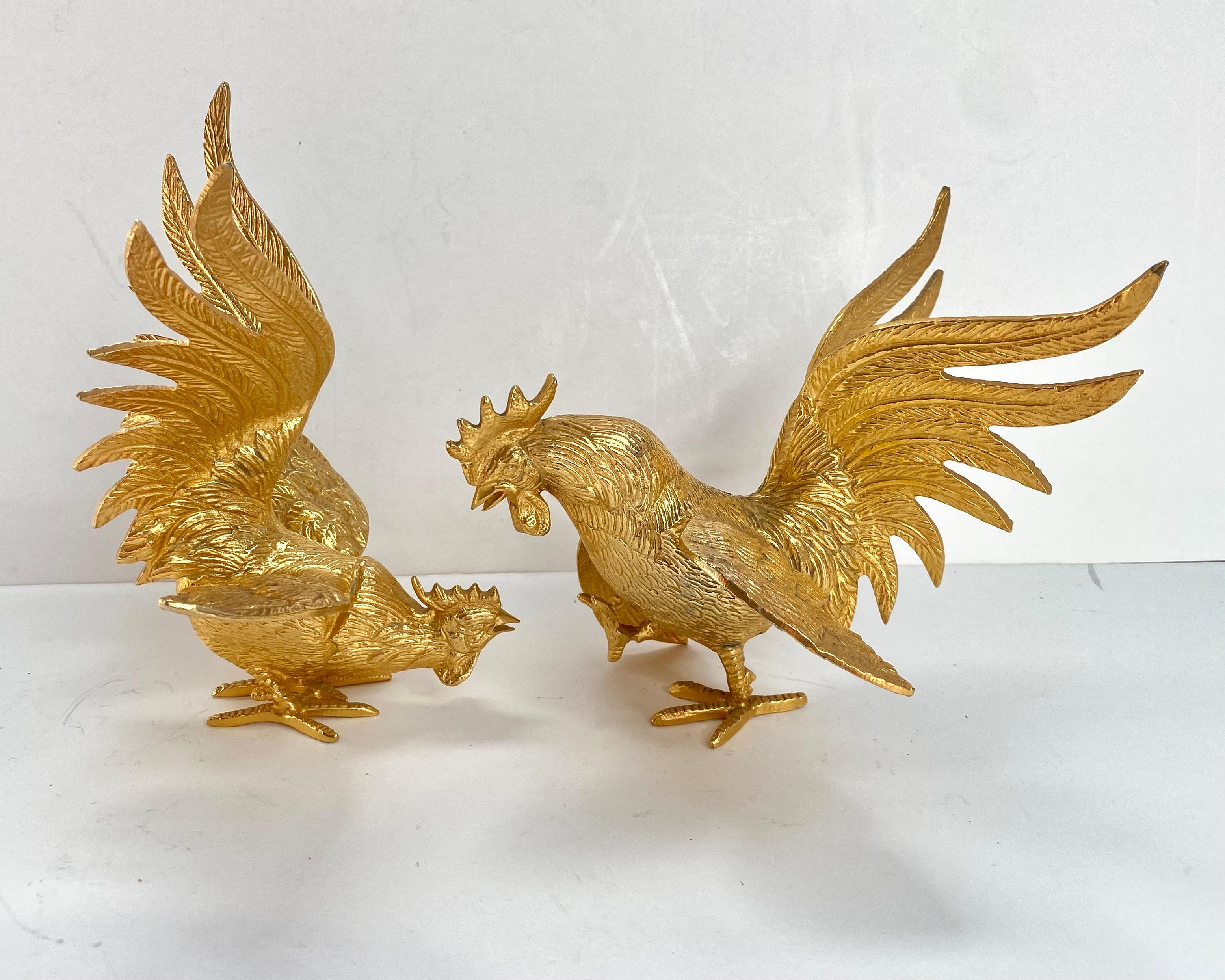 Beautifully carved Gilt Metal Rooster Cock Figurines, Cock-Fights, Set 2, France, 1960s.

Highly detailed gilded metal rooster figurines.

Vintage figurines have a classic design and are handmade from natural and sustainable material which is