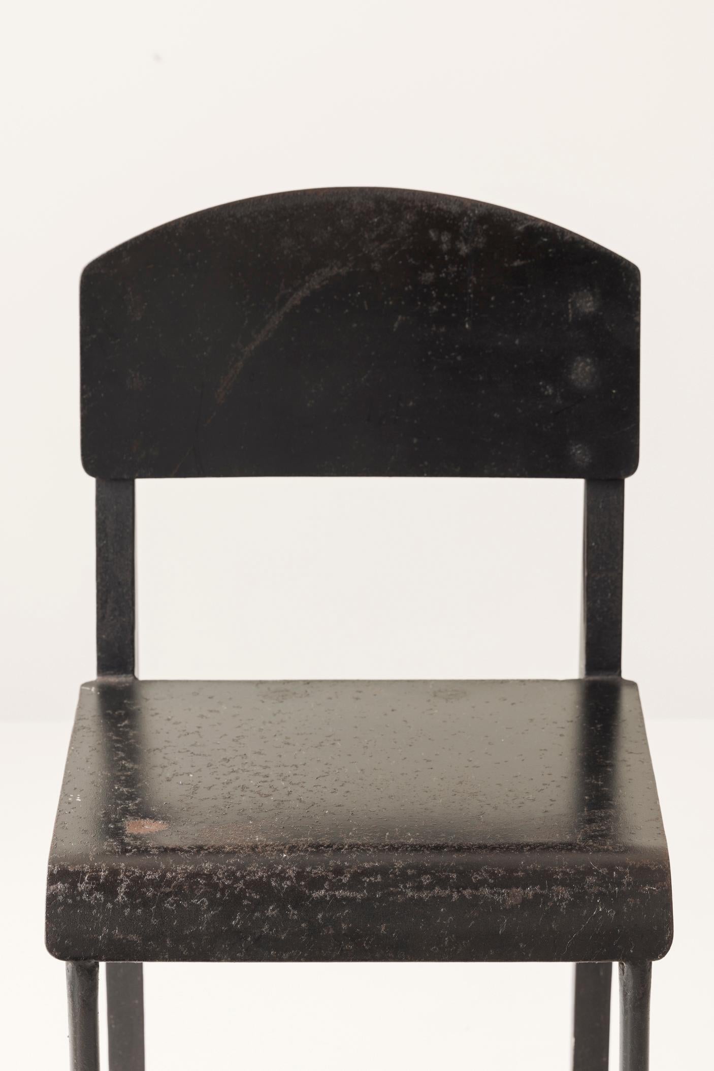 Unusual interpretation Jean Prouvé Metropole 305 / Standard Chair, France, 1950s For Sale 6