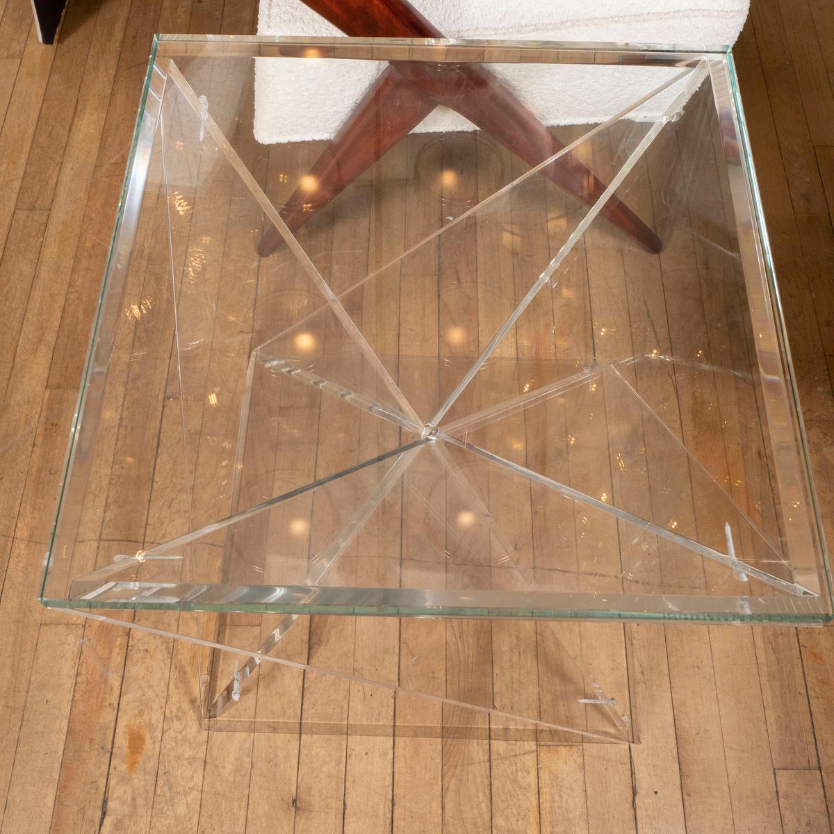 Mid-Century Modern Unusual intersecting Lucite side table For Sale