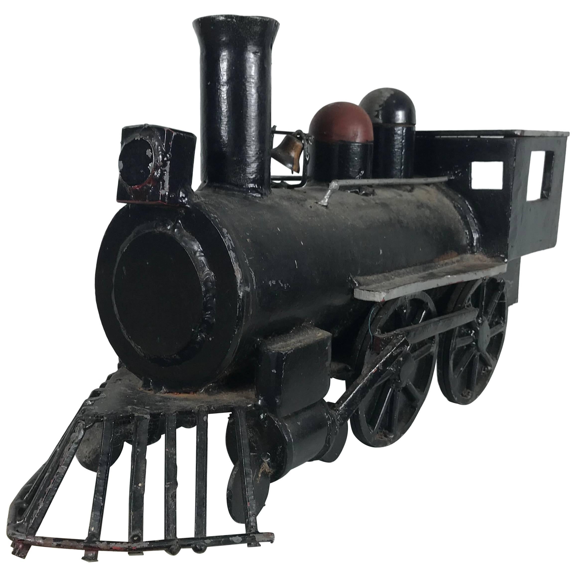 Insolite train d'artisanat artisanal en fer soudé à la main