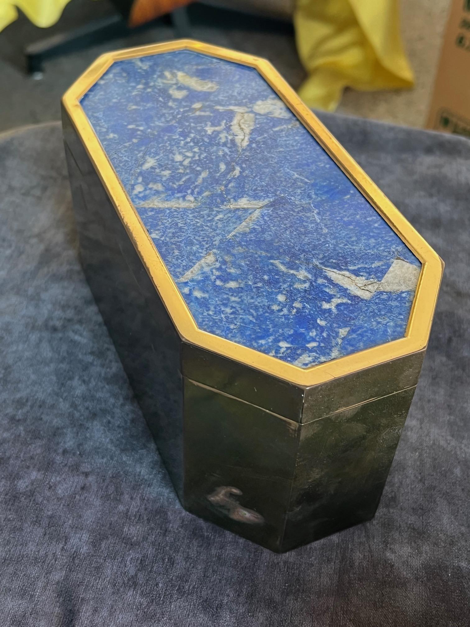 Unusual Italian Octagon Box in Brass and Lapis Lazuli In Good Condition For Sale In St.Petersburg, FL