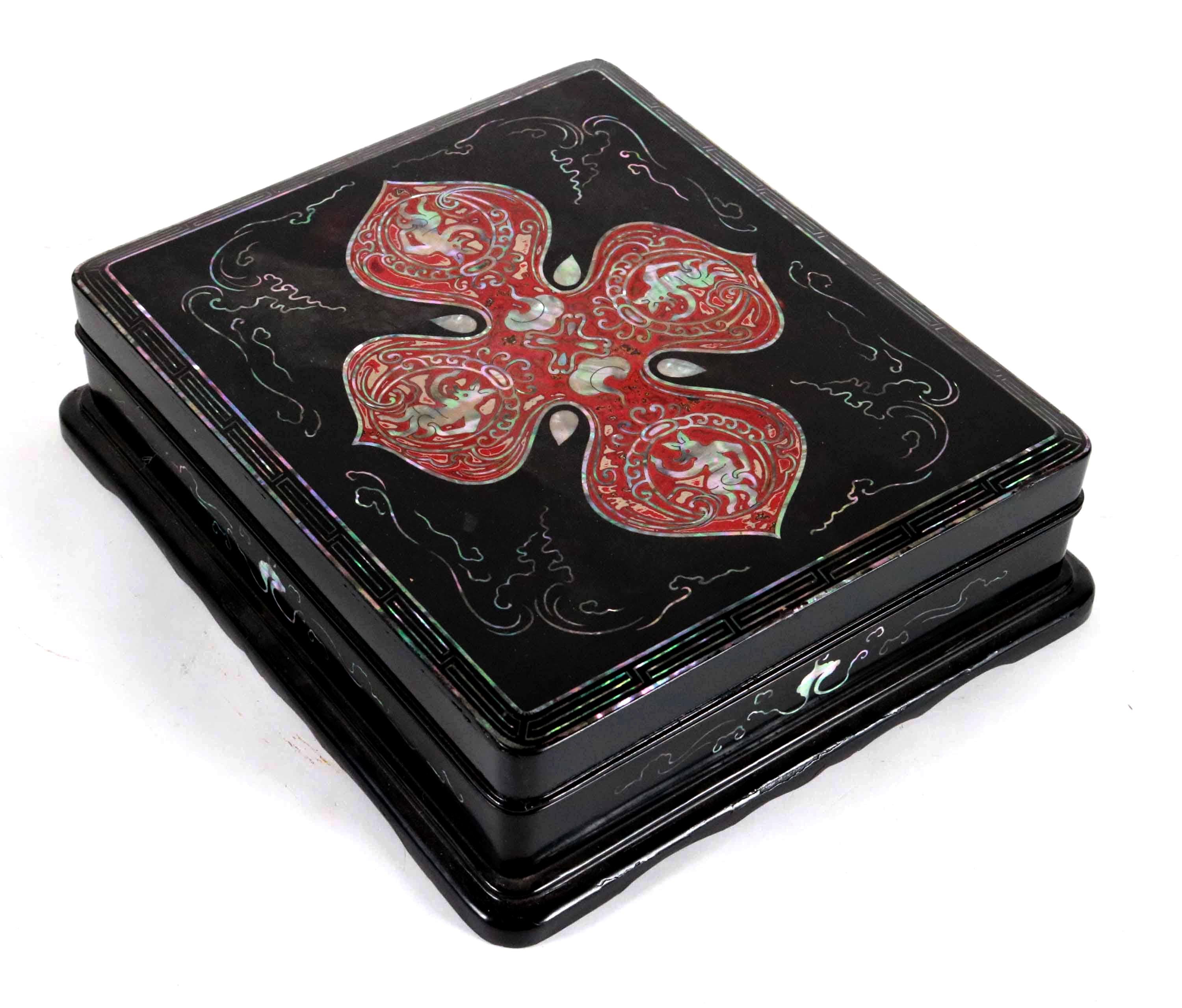 Unusual Japanese Lacquer Inkstone Box with MOP Inlays For Sale 8