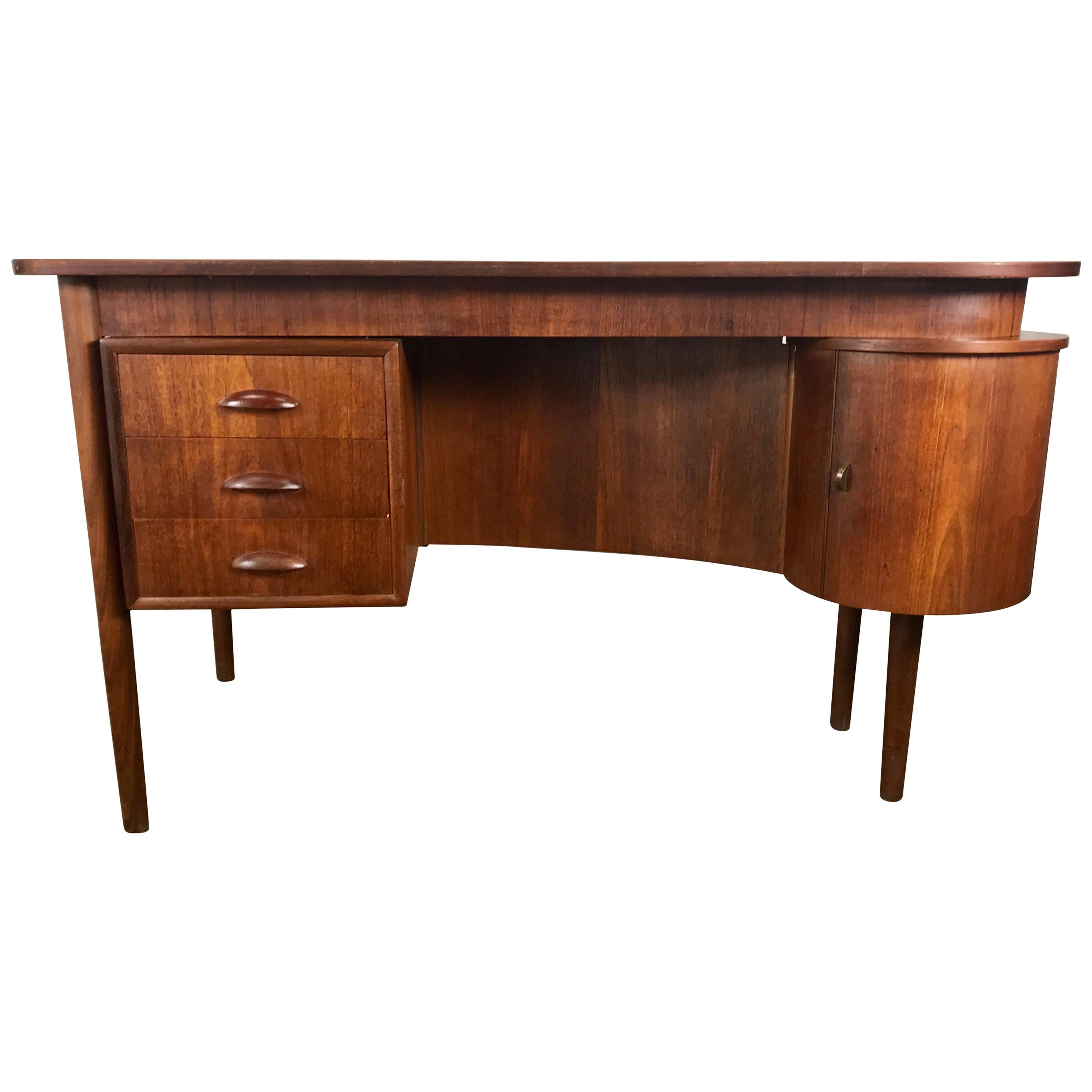 Unusual Kidney Teak Desk by Kai Kristiansen, Double-Sided, Bookcase