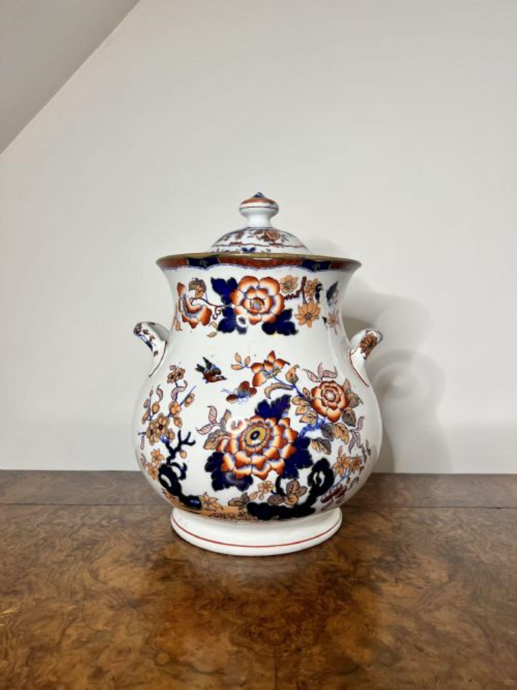 Unusual large antique Japanese imari lidded vase  For Sale 1
