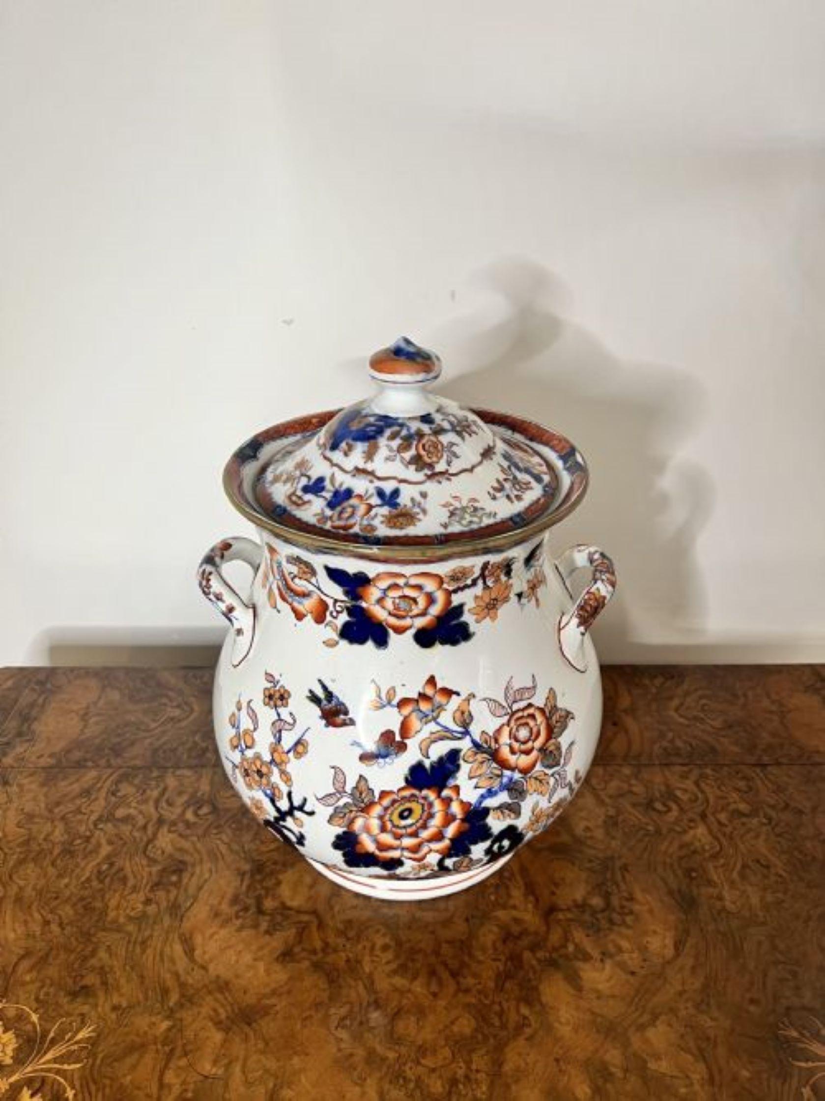Unusual large antique Japanese imari lidded vase  For Sale 2