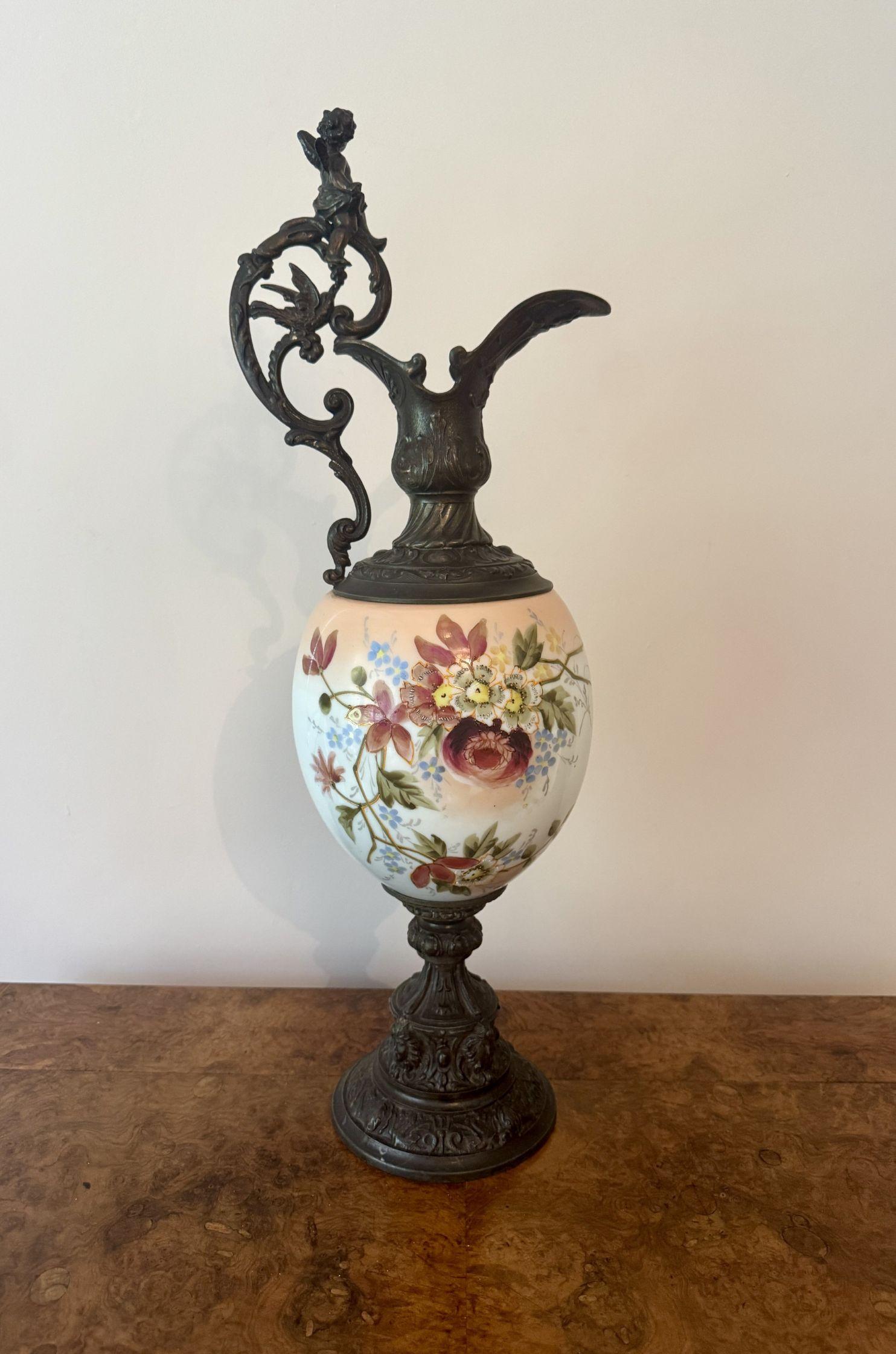 XIXe siècle Inhabituelle grande aiguière victorienne ancienne en vente