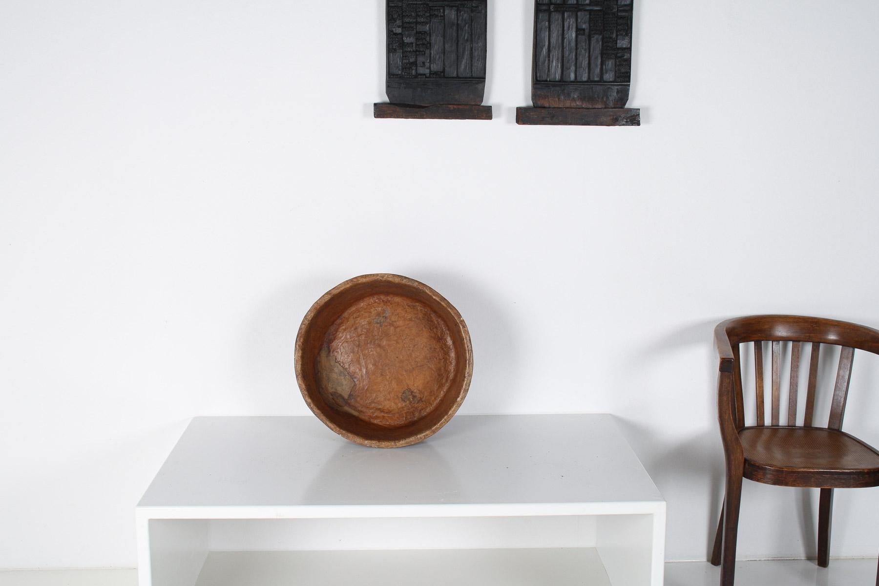 Grand bol décoratif inhabituel en papier mâché antique - Shelf Art en vente 10