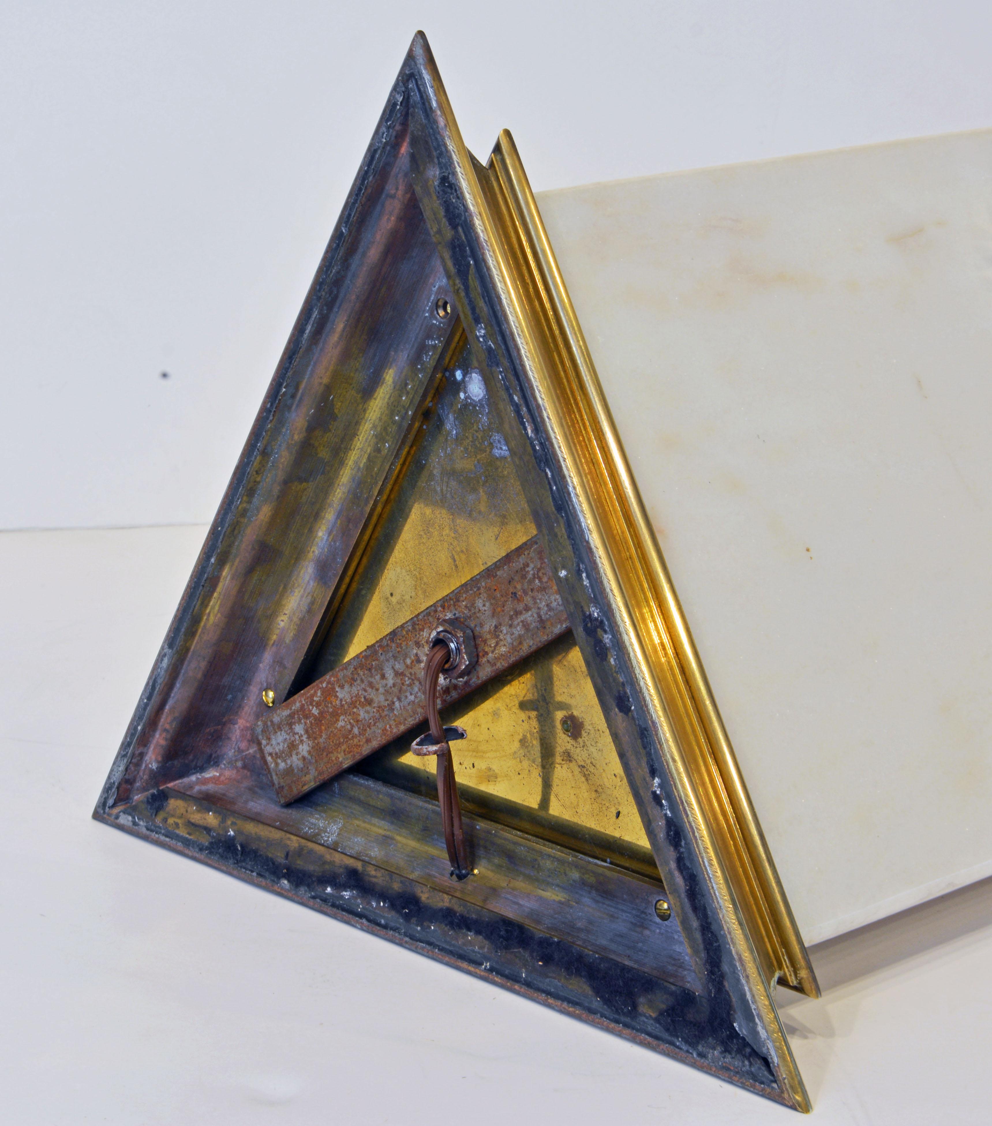 Unusual Large Midcentury Triangular Brass Mounted Onyx Table Lamp For Sale 2