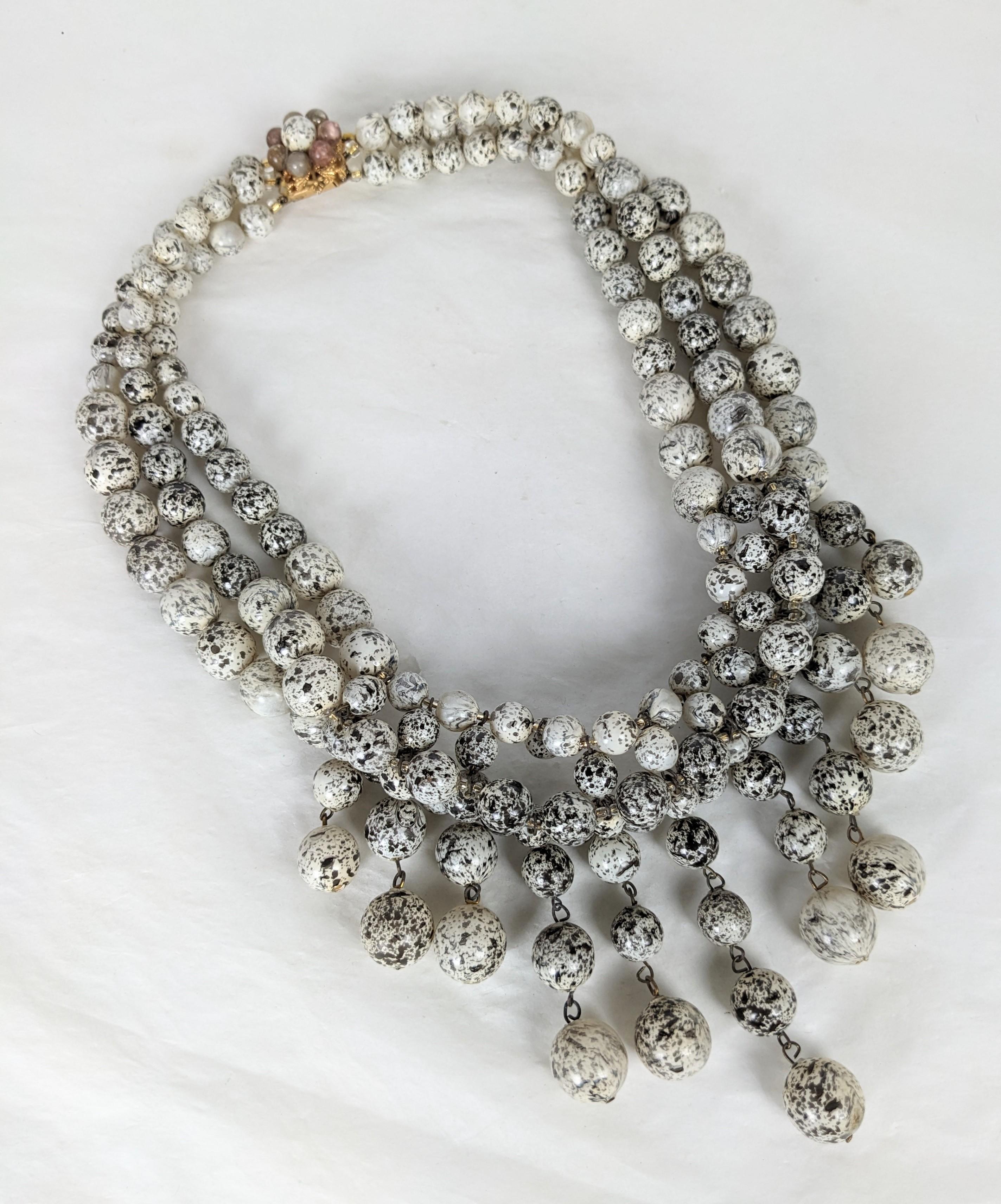 Ungewöhnlicher Louis Rousselet Pate de Verre Splatter Paint Perlen Bib im Zustand „Gut“ im Angebot in New York, NY