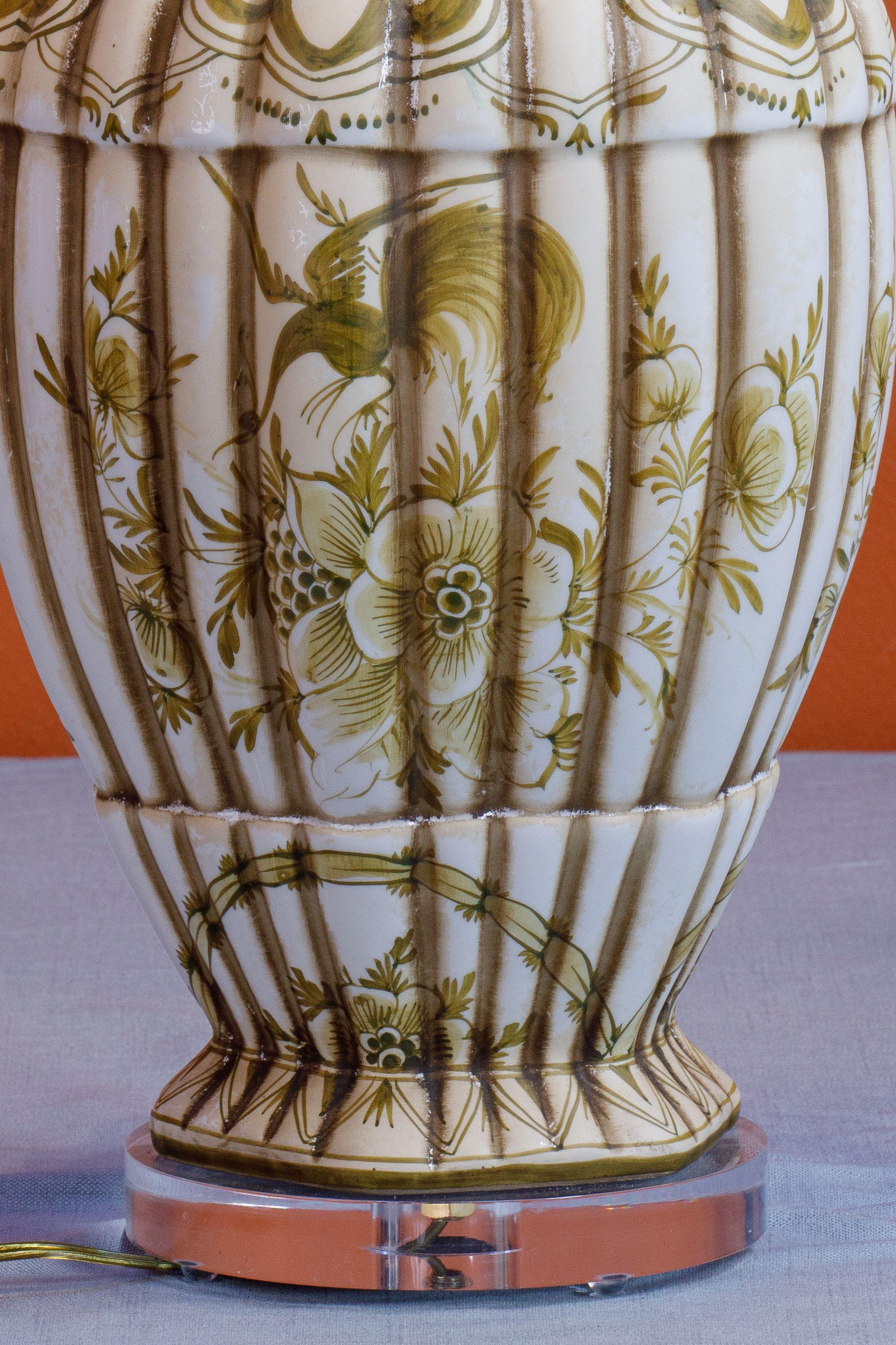 Peint à la main Pot à gingembre chinois majestueux avec motif d'olivier et de blanc comme lampe en vente