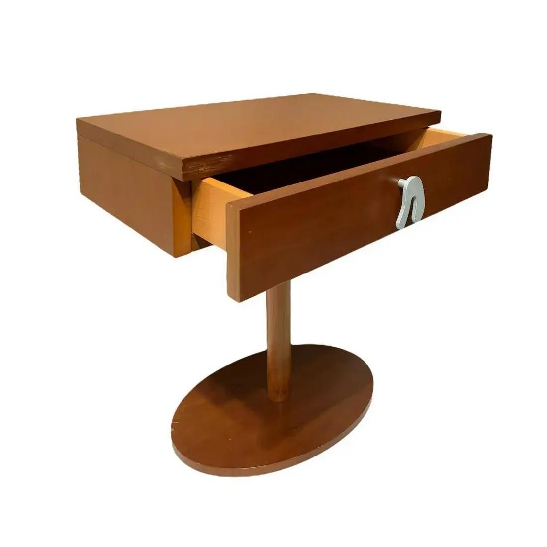 Unusual Mid 20th Century Mid Century Italian Walnut Bedside Tables - Set of 2 In Good Condition For Sale In West Hollywood, CA