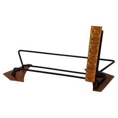 Insólito soporte para libros de cobre y hierro de mediados de siglo C. 1960 - Atrib. Arthur Umanoff