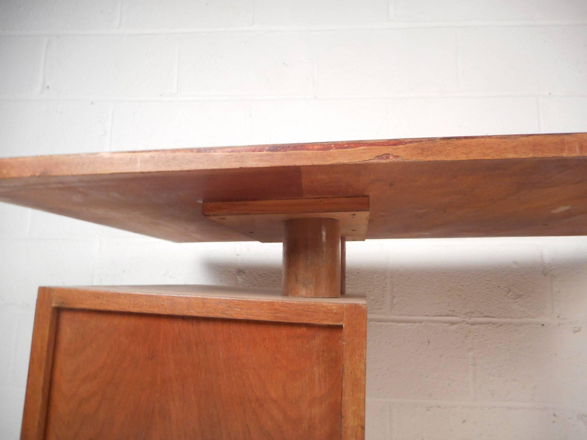 Unusual Mid-Century Modern Desk in the Style of Paul Frankl 2