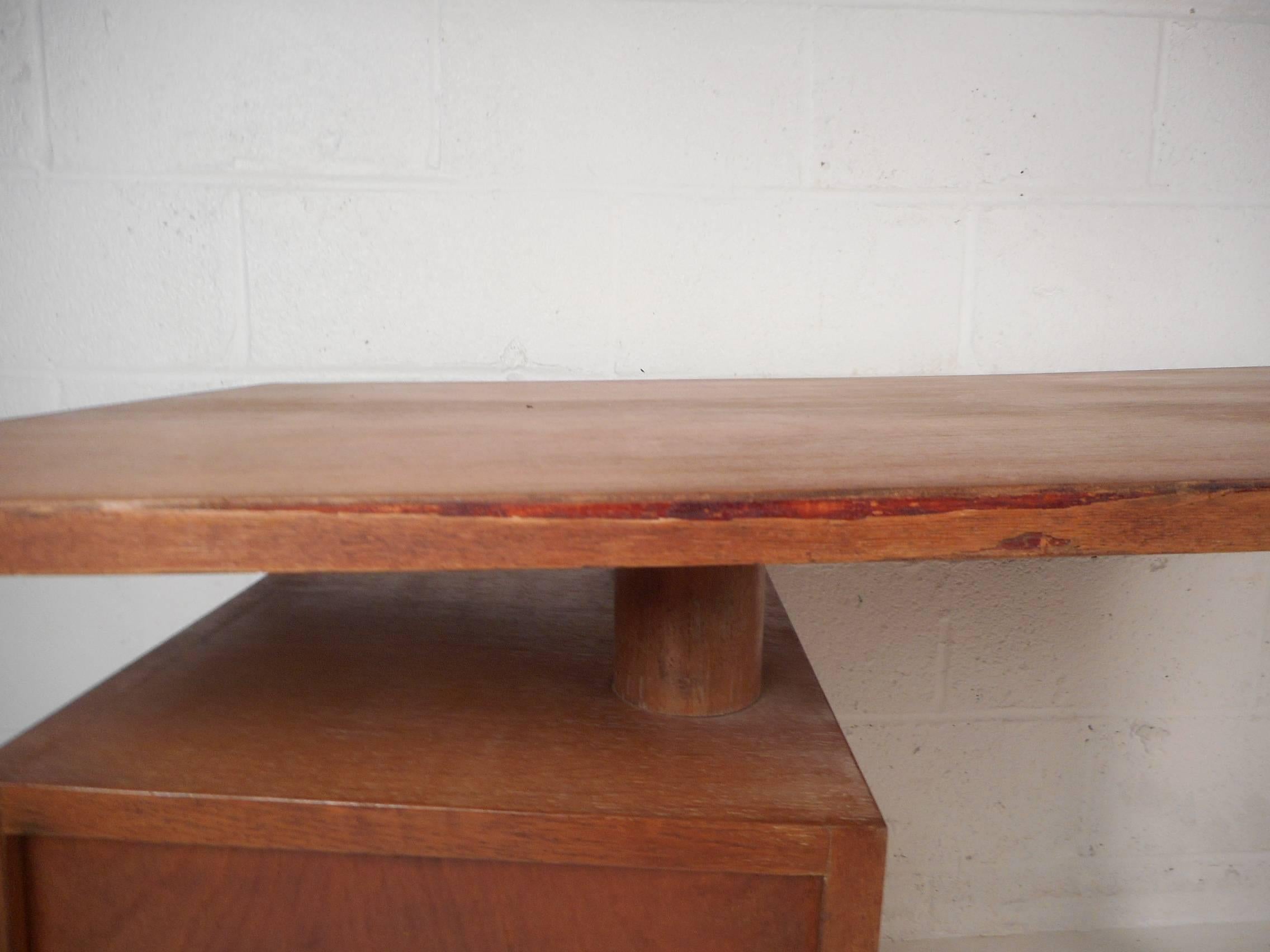 Unusual Mid-Century Modern Desk in the Style of Paul Frankl 3
