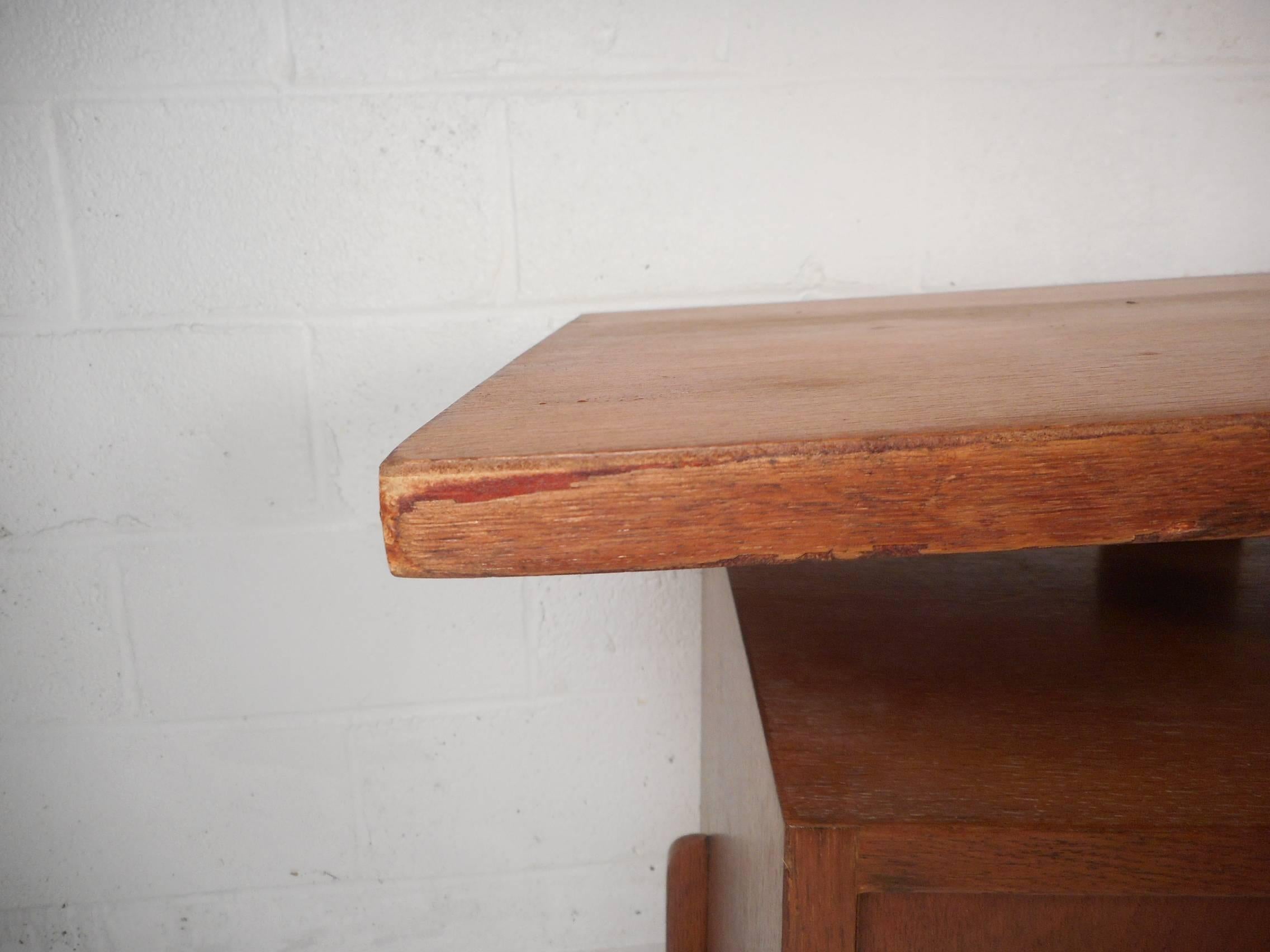 Unusual Mid-Century Modern Desk in the Style of Paul Frankl 5