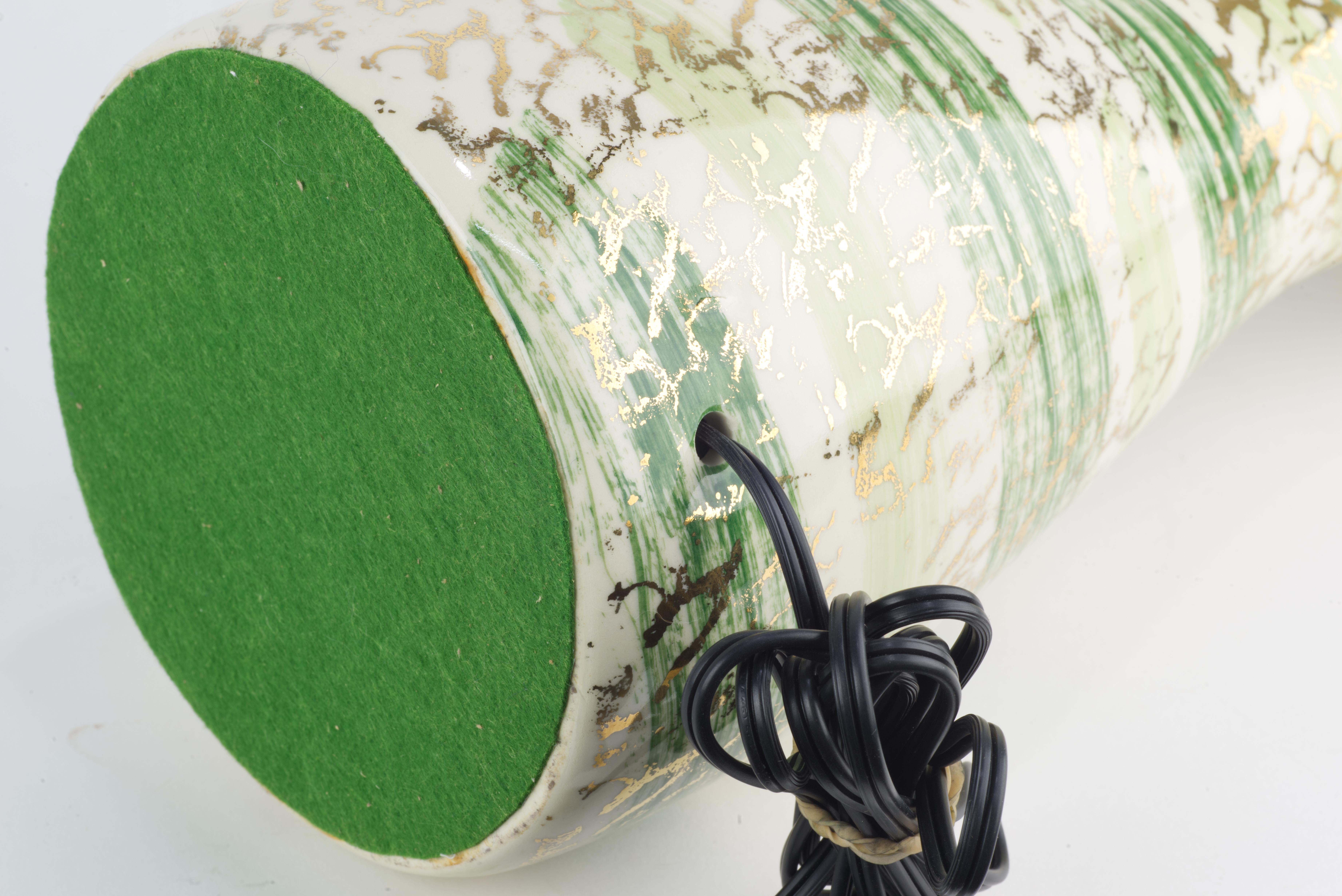 Unusual Mid Century Modern Gold Splatter Ceramic Table Lamp For Sale 2