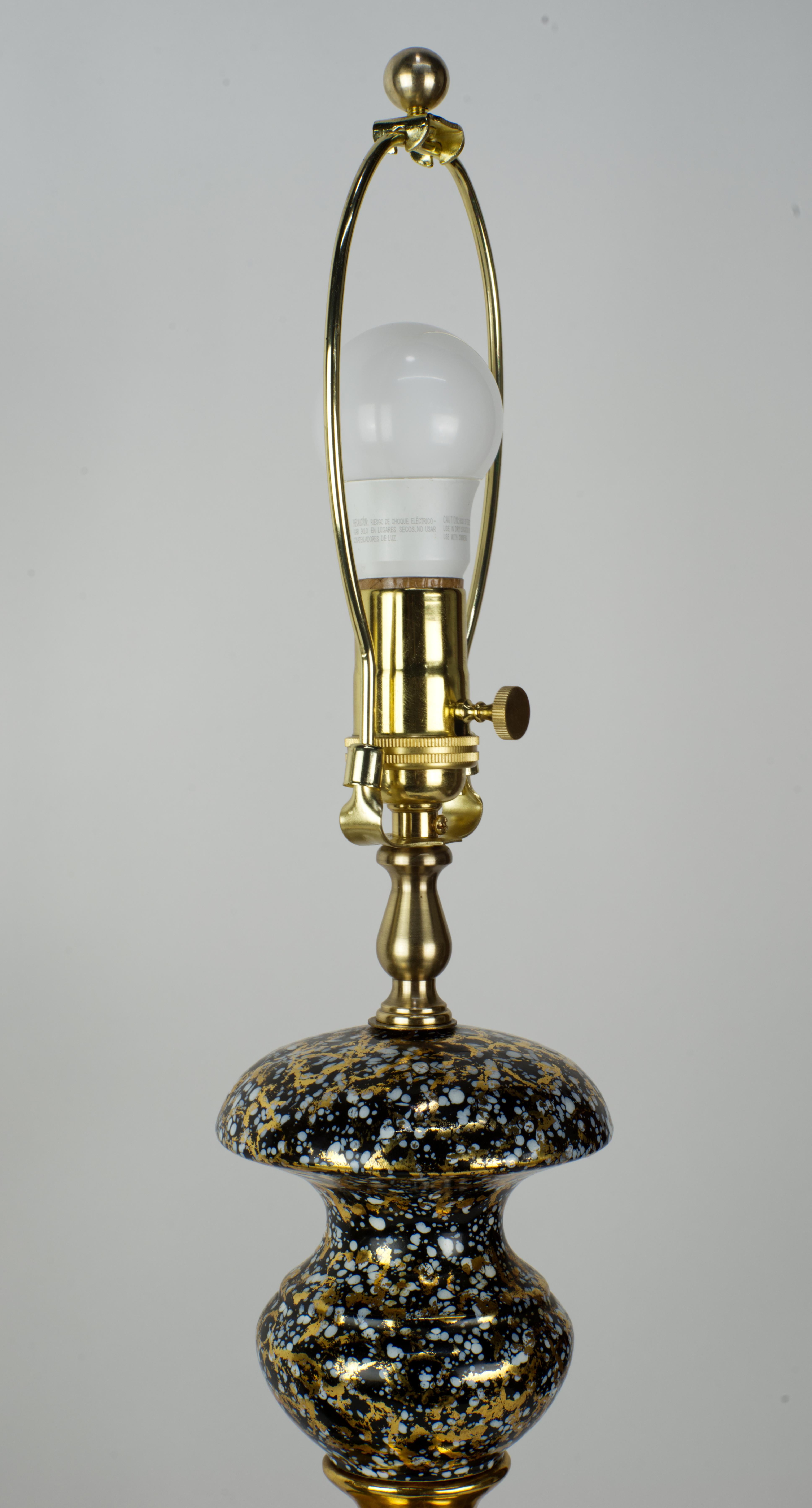 Paire de lampes de bureau balustres en céramique à éclaboussures d'or, mi-siècle moderne en vente 4