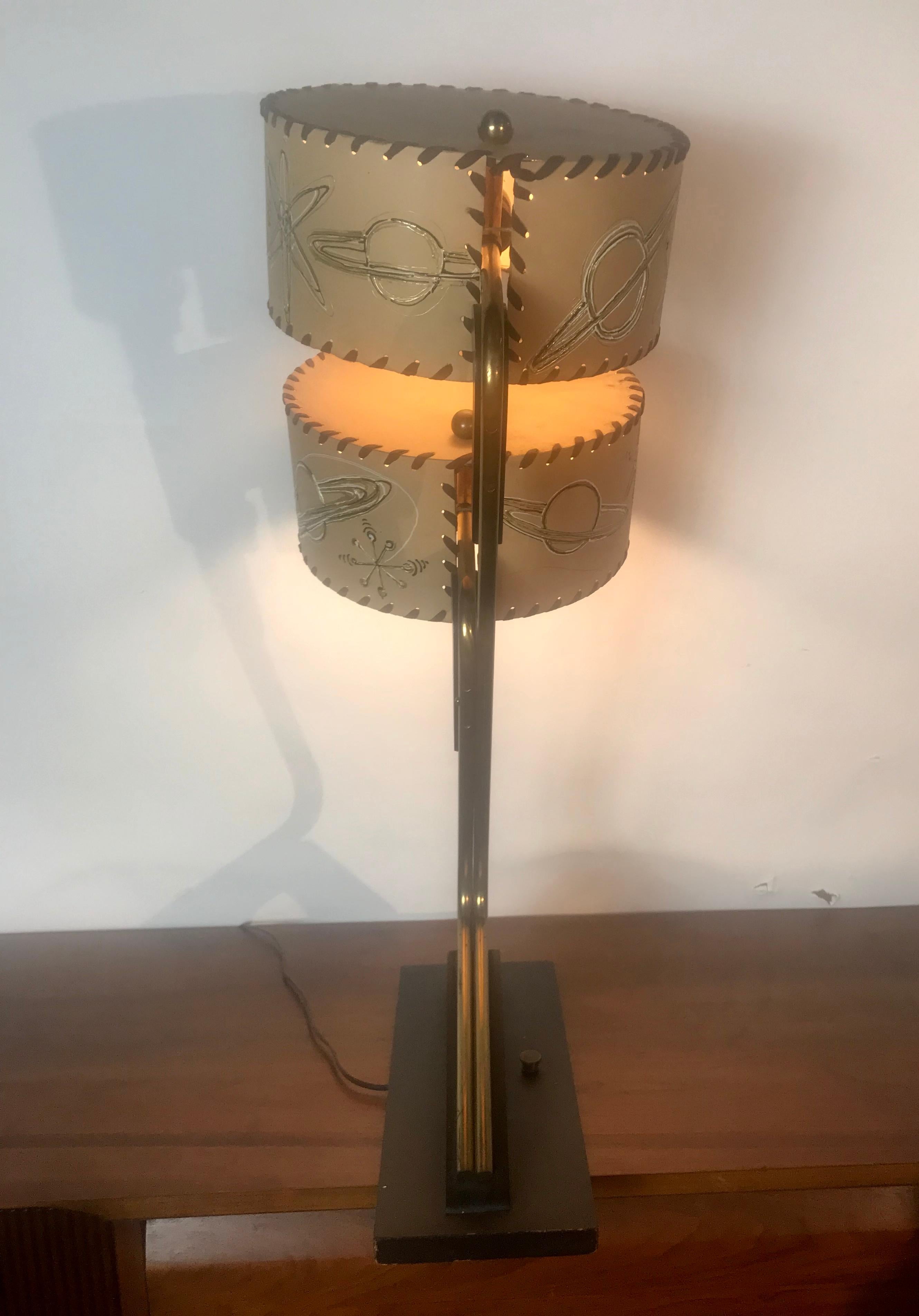 Wood Unusual Mid-Century Modern Table Lamp by Majestic Lamp, Original Atomic Shades