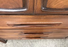 Unusual Modernist 8-Drawer Walnut Chest by Broyhill Premier