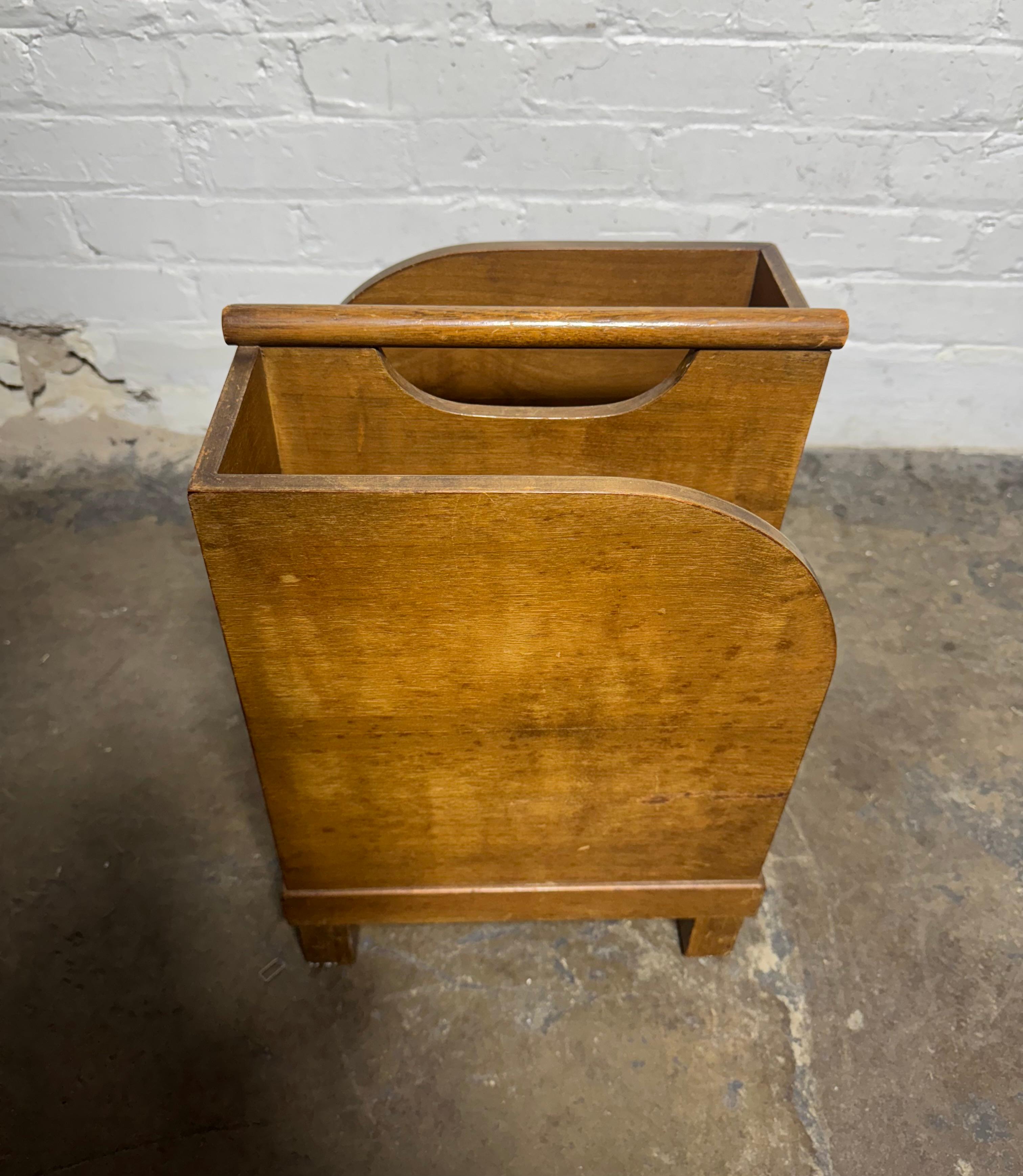 Milieu du XXe siècle Insolite porte-revues moderniste / Bauhaus, 1920 -30s Art déco en vente