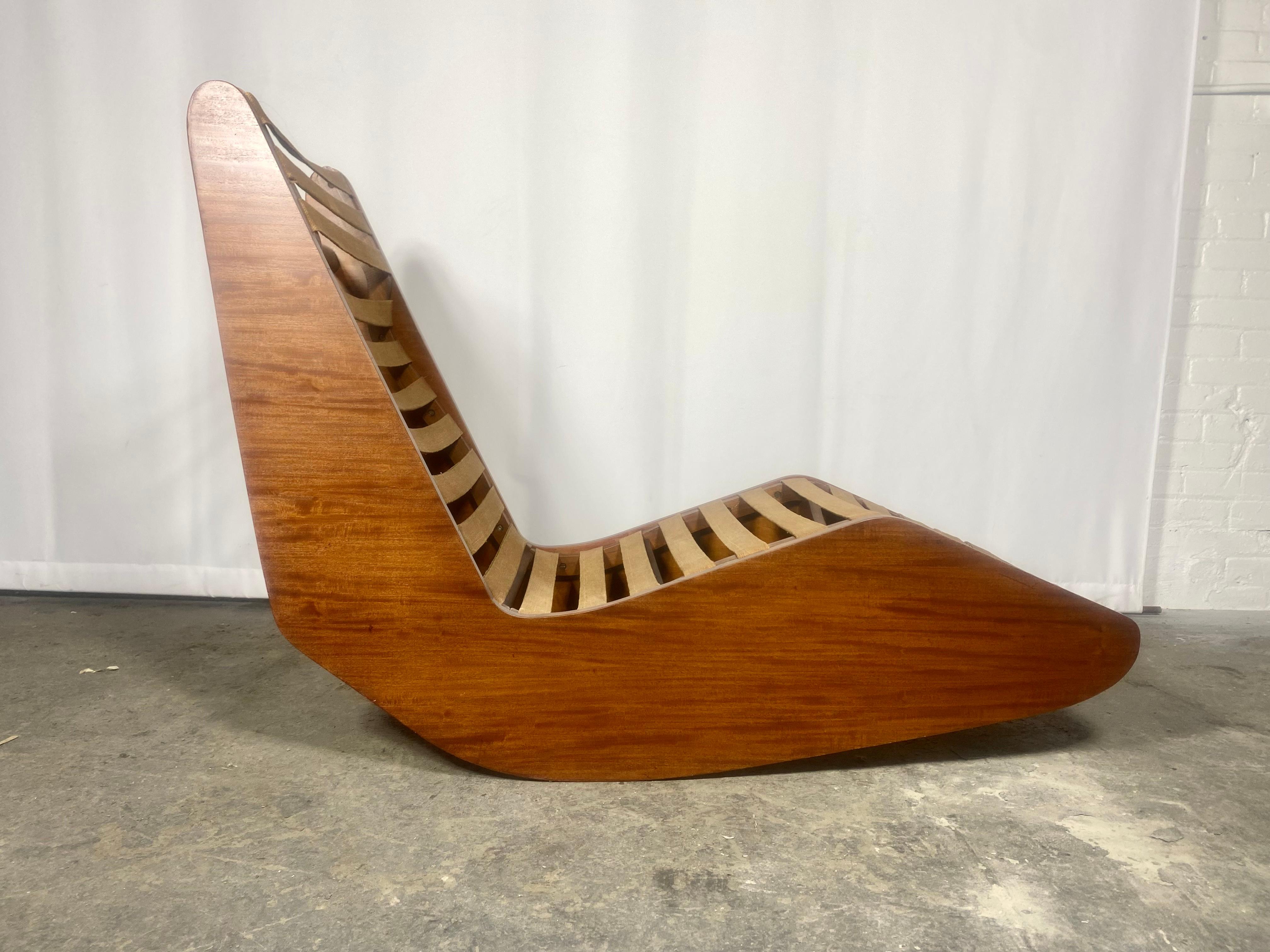 Unusual Modernist interior/ exterior rocking chaise lounge, atrb. to Klaus Grabe In Good Condition For Sale In Buffalo, NY