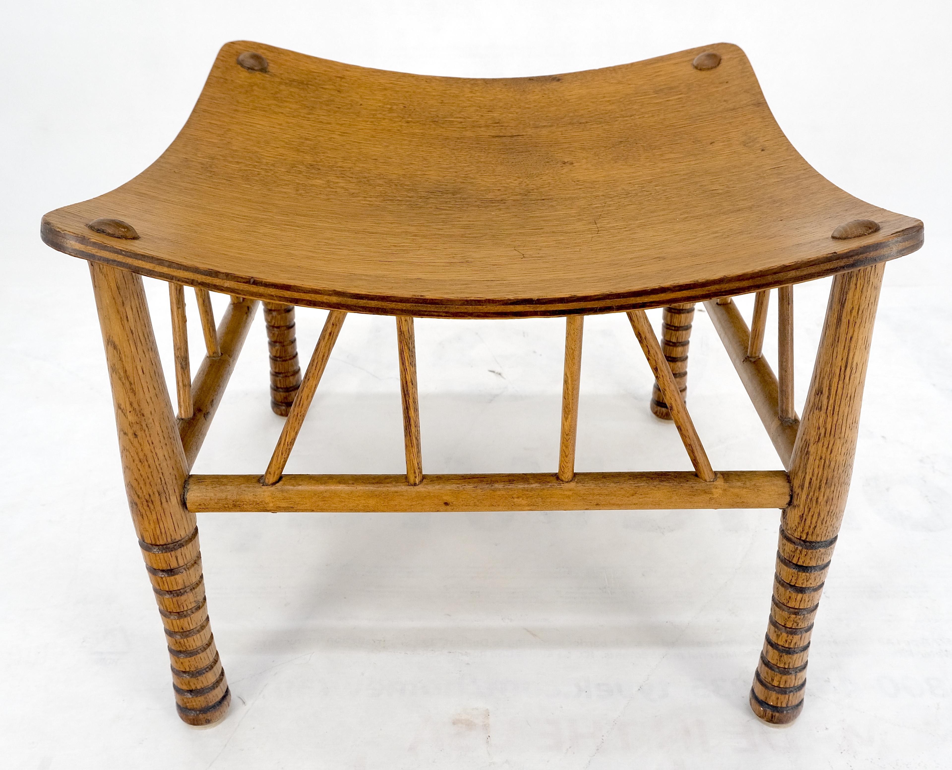 Insolito sedile quadrato in compensato modellato di Oak in stile Arts & Crafts MINT! In condizioni buone in vendita a Rockaway, NJ
