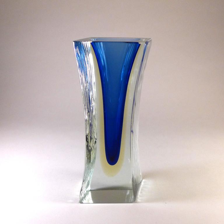 Unusual Murano Sommerso Glass Vase with a Blue In Excellent Condition For Sale In London, GB