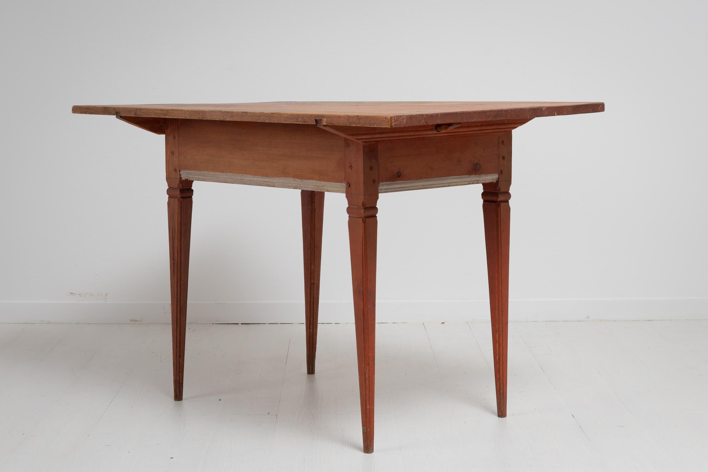 Unusual Northern Swedish Gustavian Country Pine Table For Sale 3