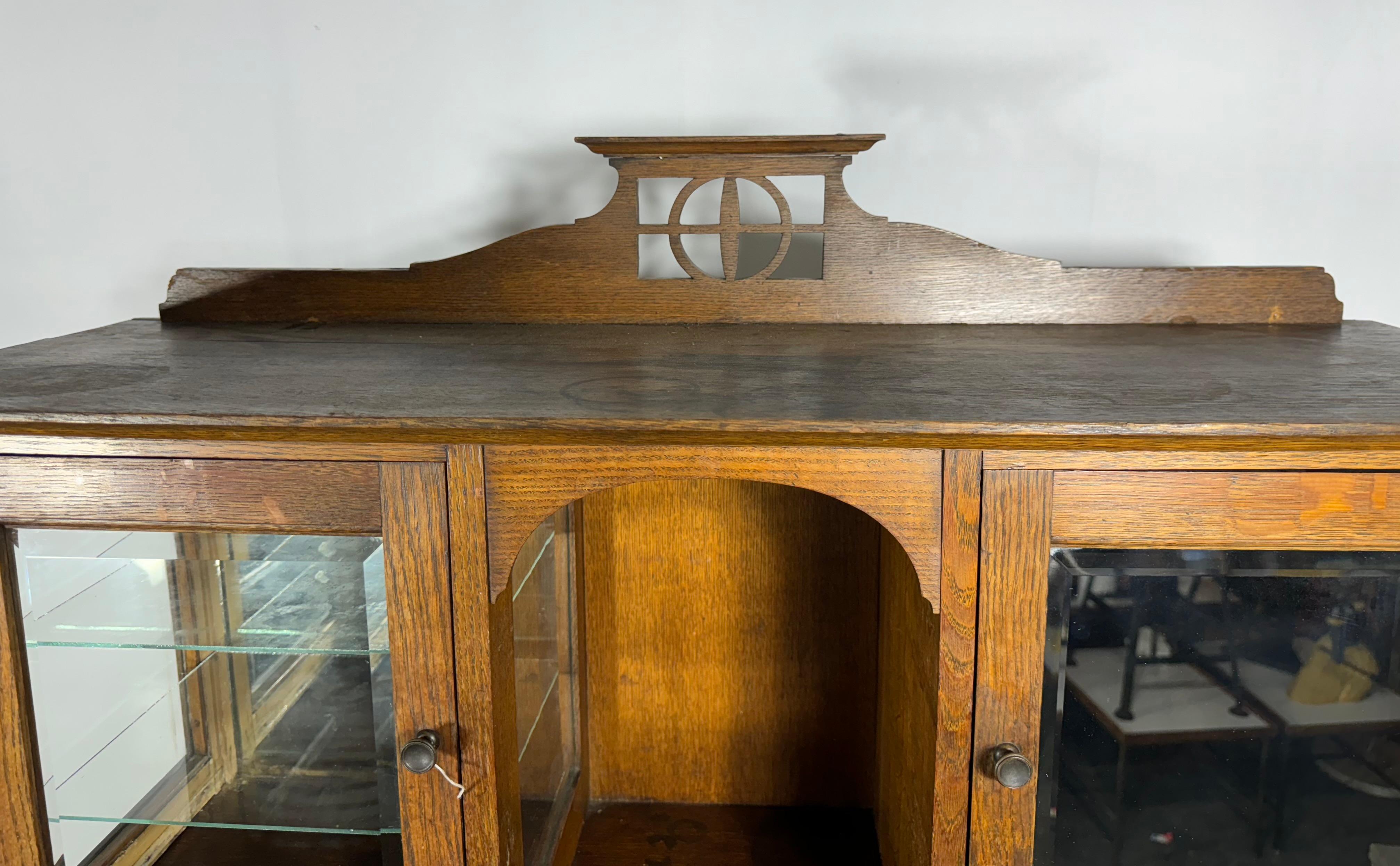 Inizio XX secolo Insolito  Armadietto dentale a più cassetti in Oak Art Nouveau  da Premier Cabinet Co. in vendita